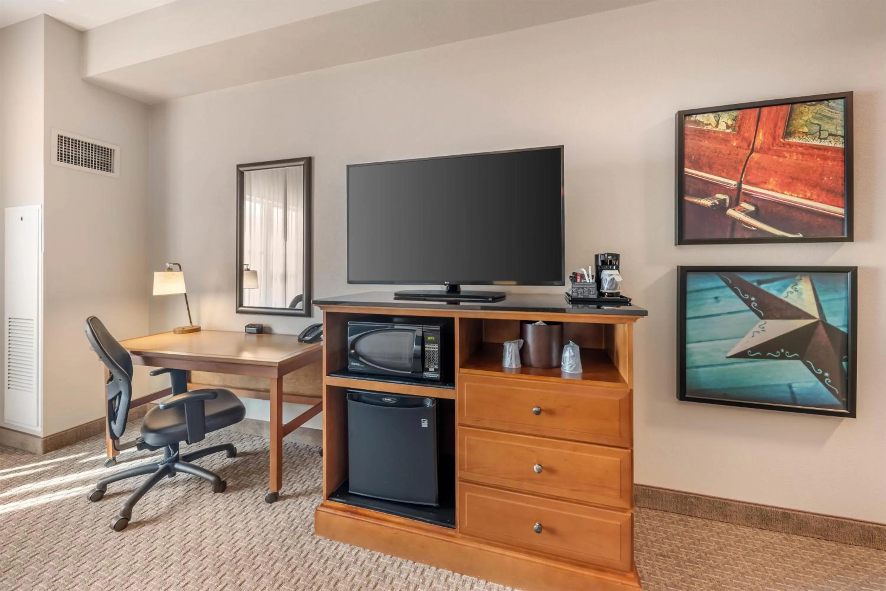 Bedroom in Drury Plaza Hotel San Antonio North Stone Oak