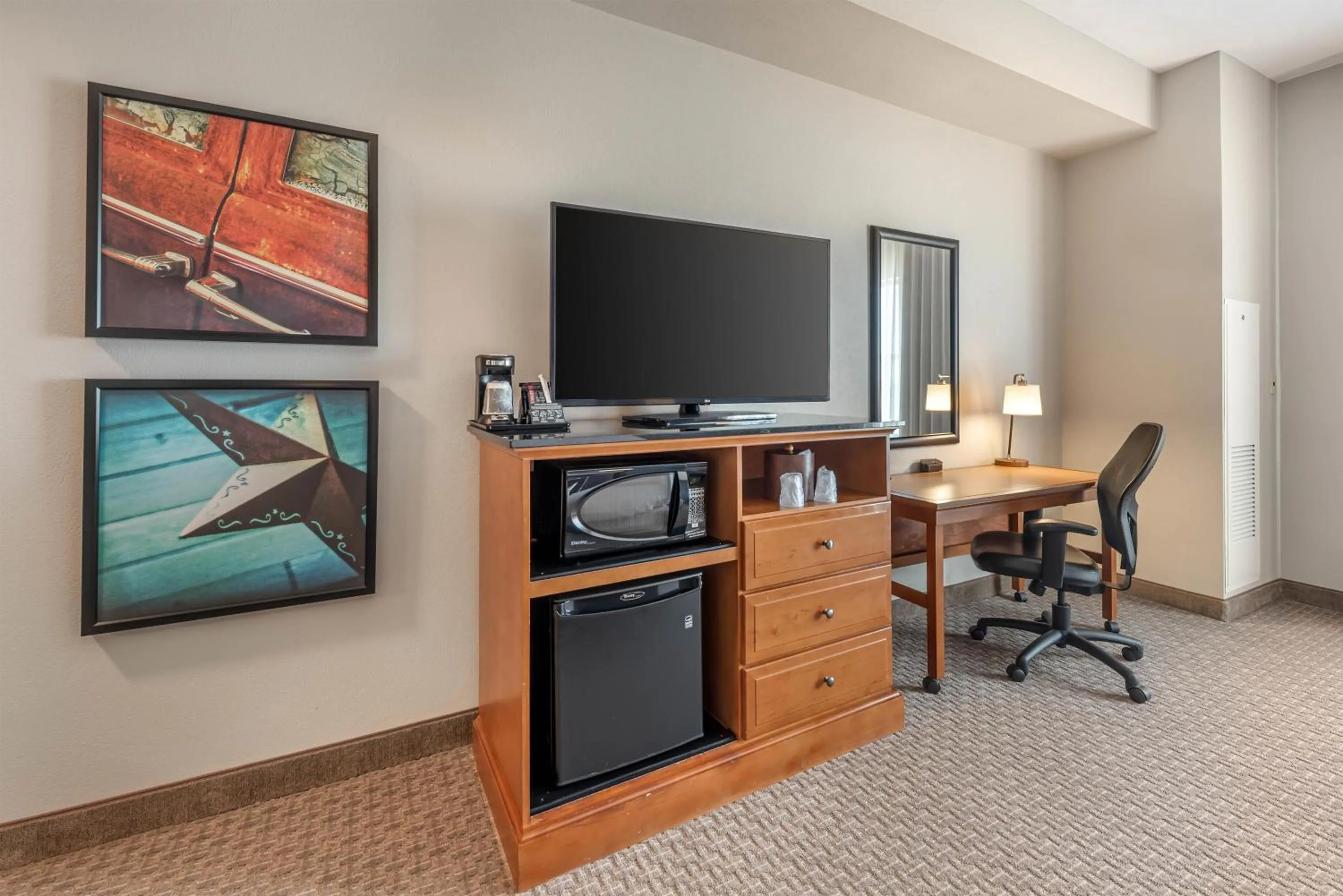 Bedroom in Drury Plaza Hotel San Antonio North Stone Oak