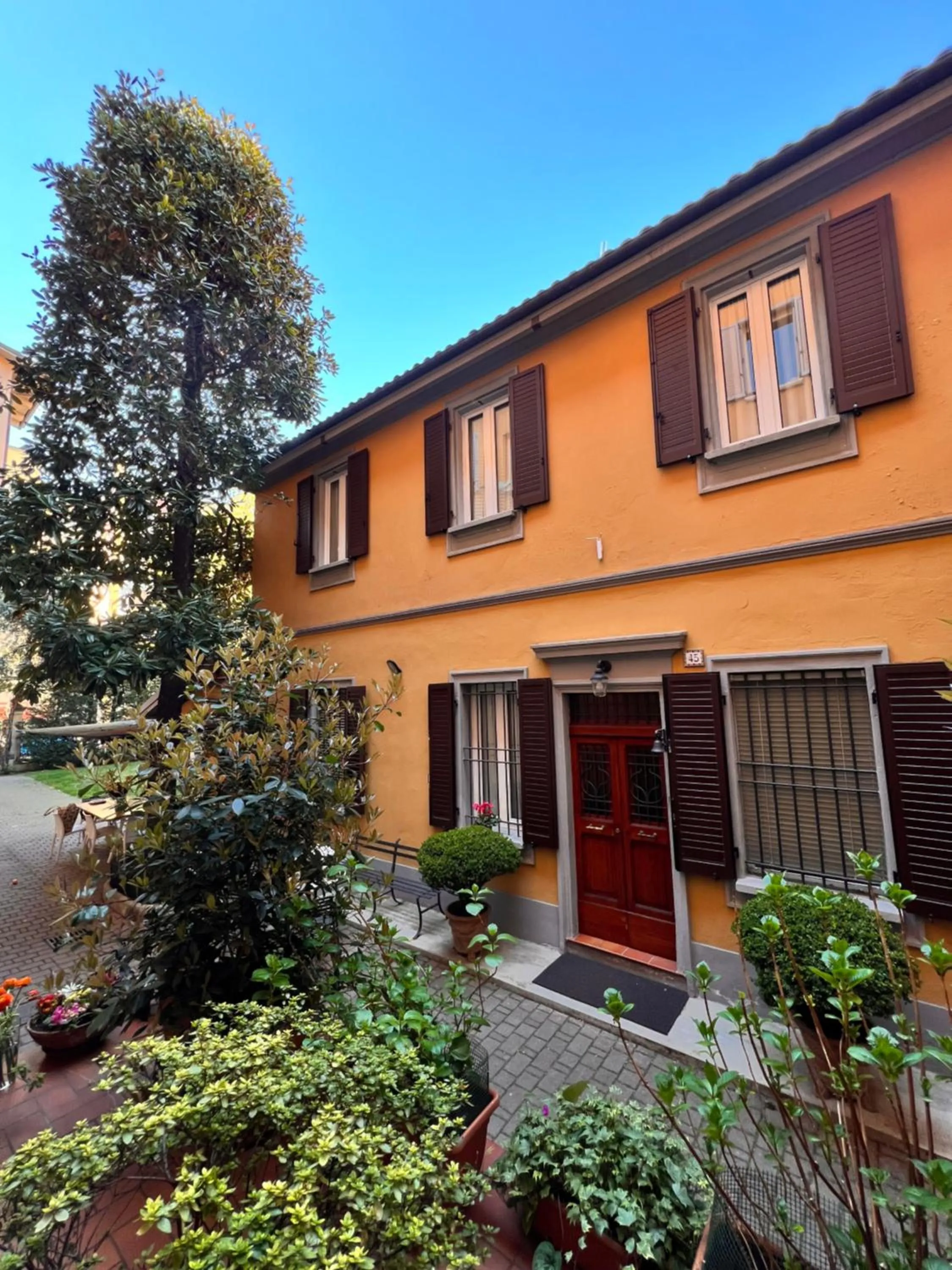 Property building in La Magnolia B&B