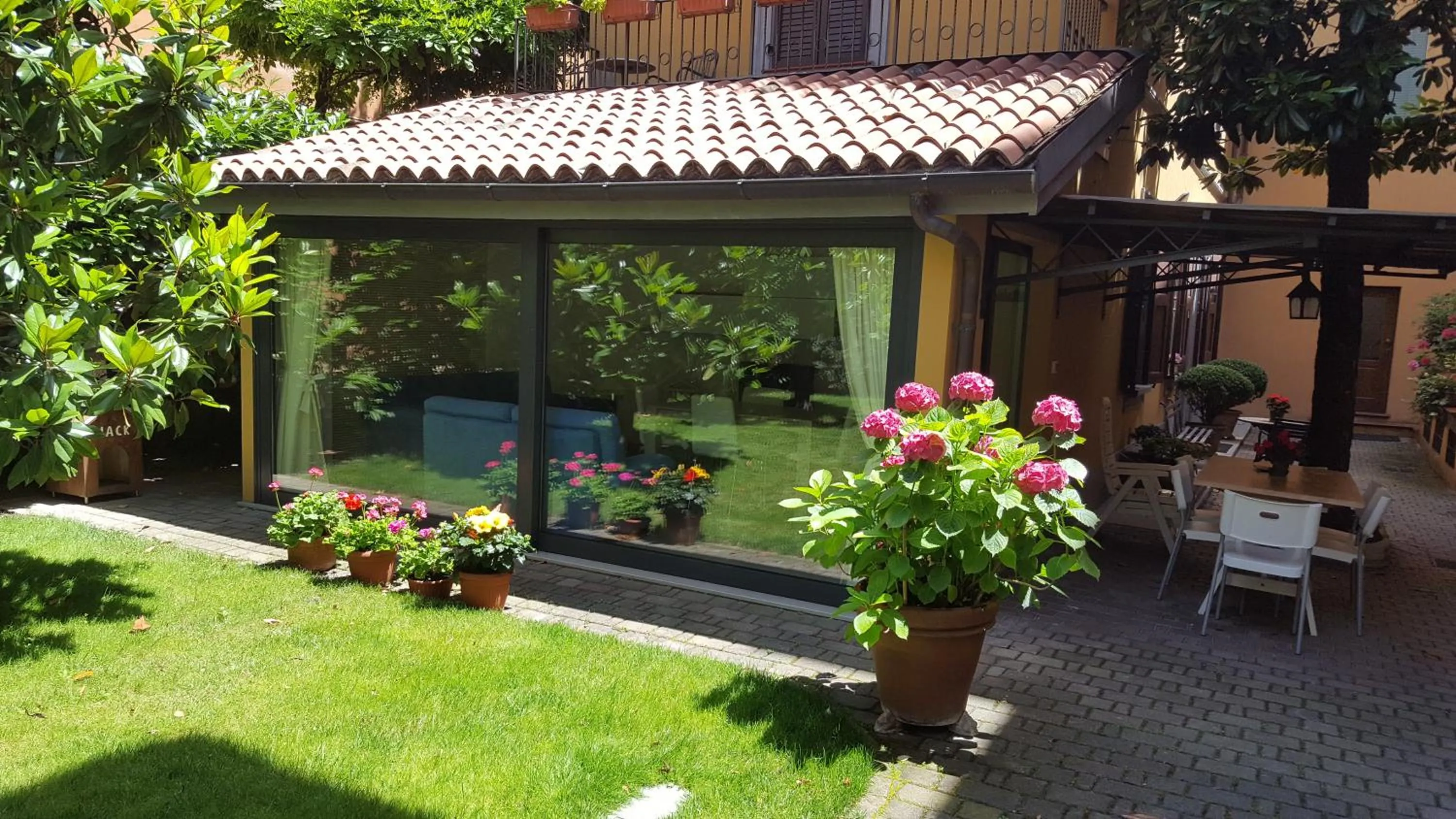 Garden in La Magnolia B&B