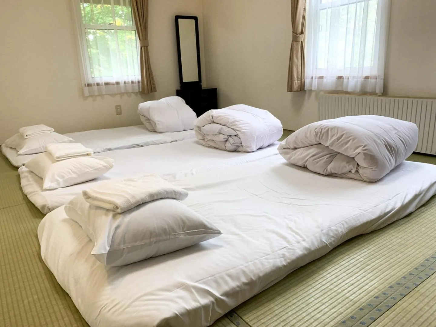 Bedroom, Bed in Niseko Ski Lodge - Higashiyama