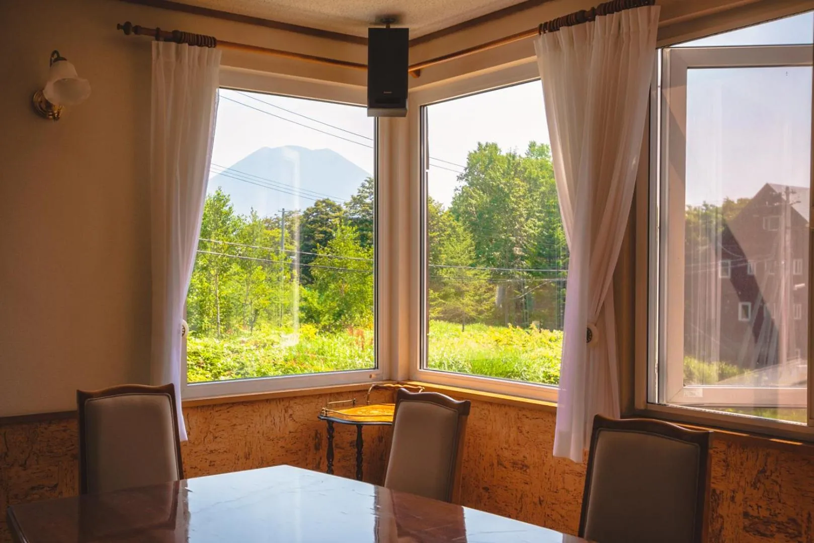 Dining area in Niseko Ski Lodge - Higashiyama
