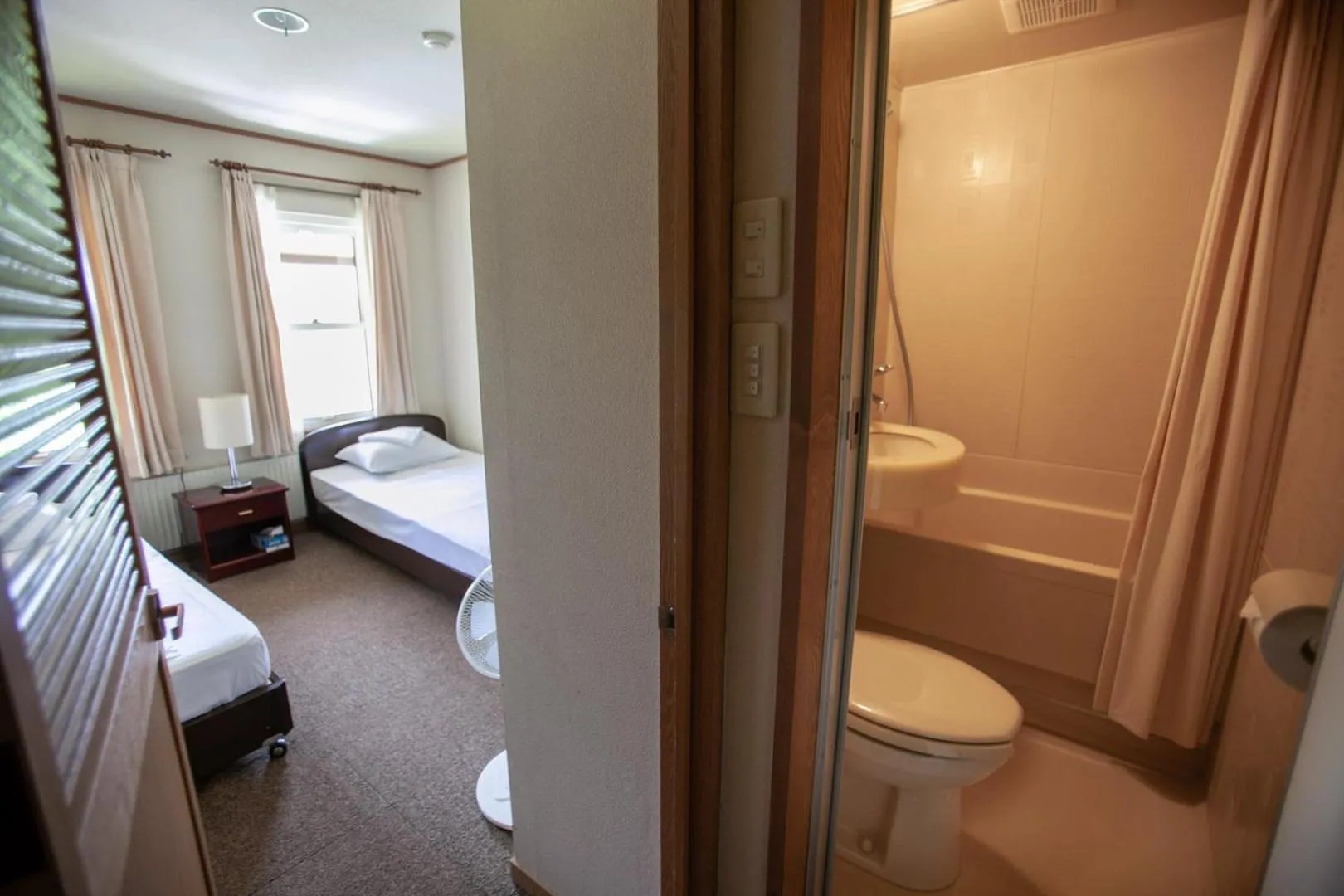 Toilet, Bed in Niseko Ski Lodge - Higashiyama