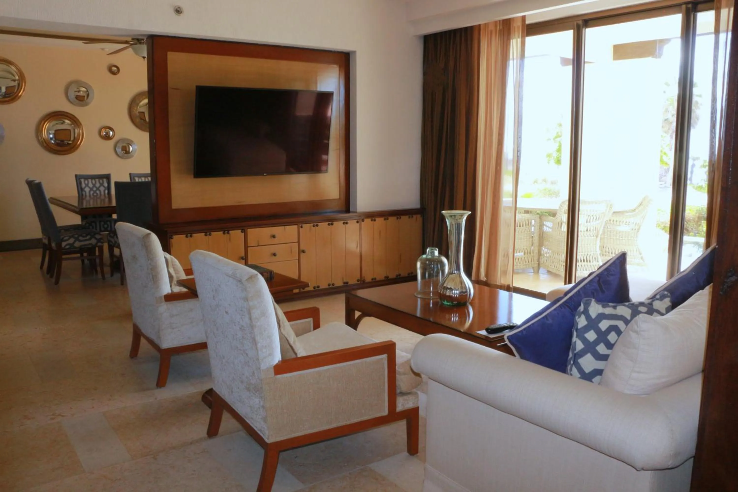 Living room in Secrets Puerto Los Cabos Golf & Spa18+