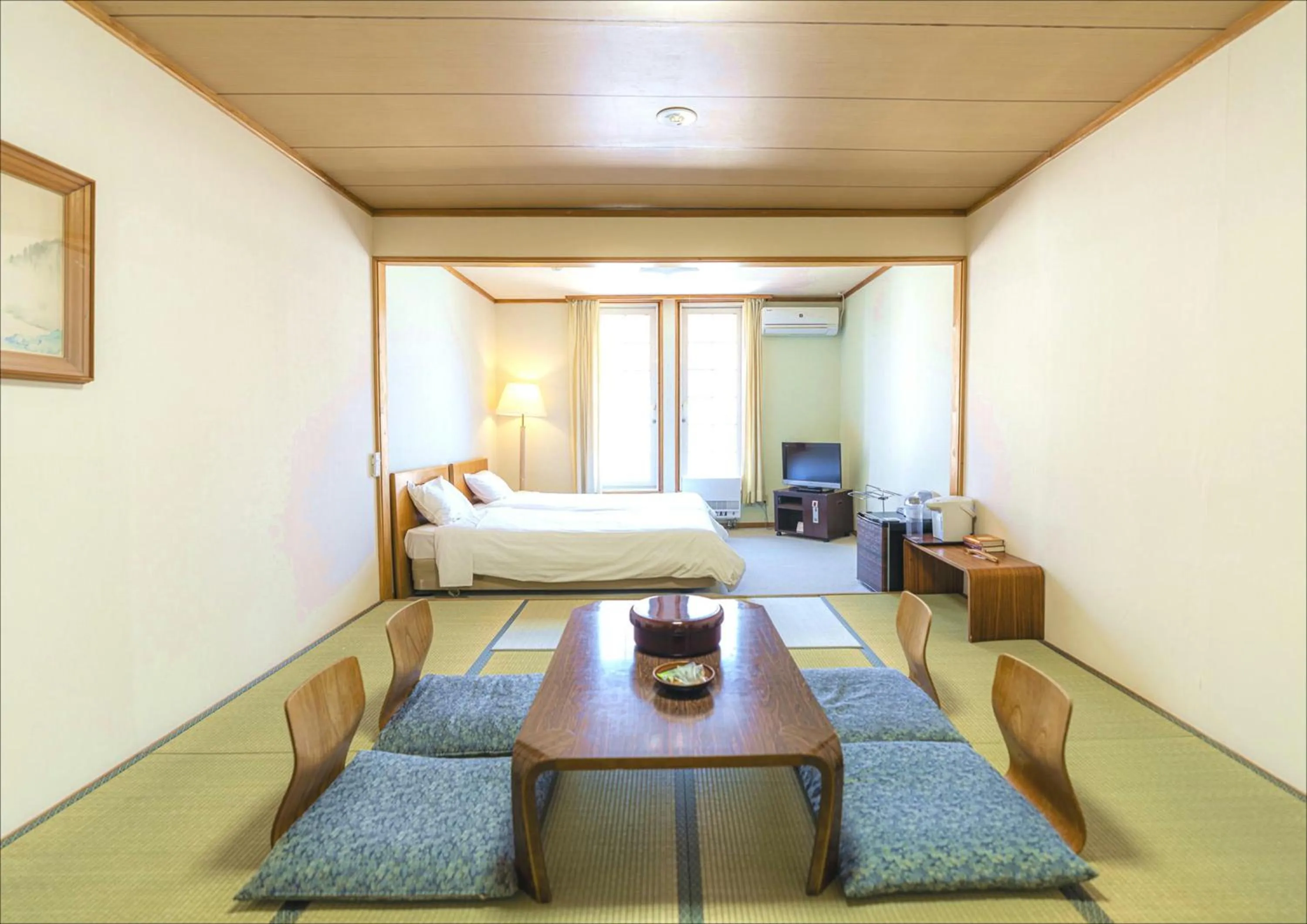 Bed in Niseko Grand Hotel