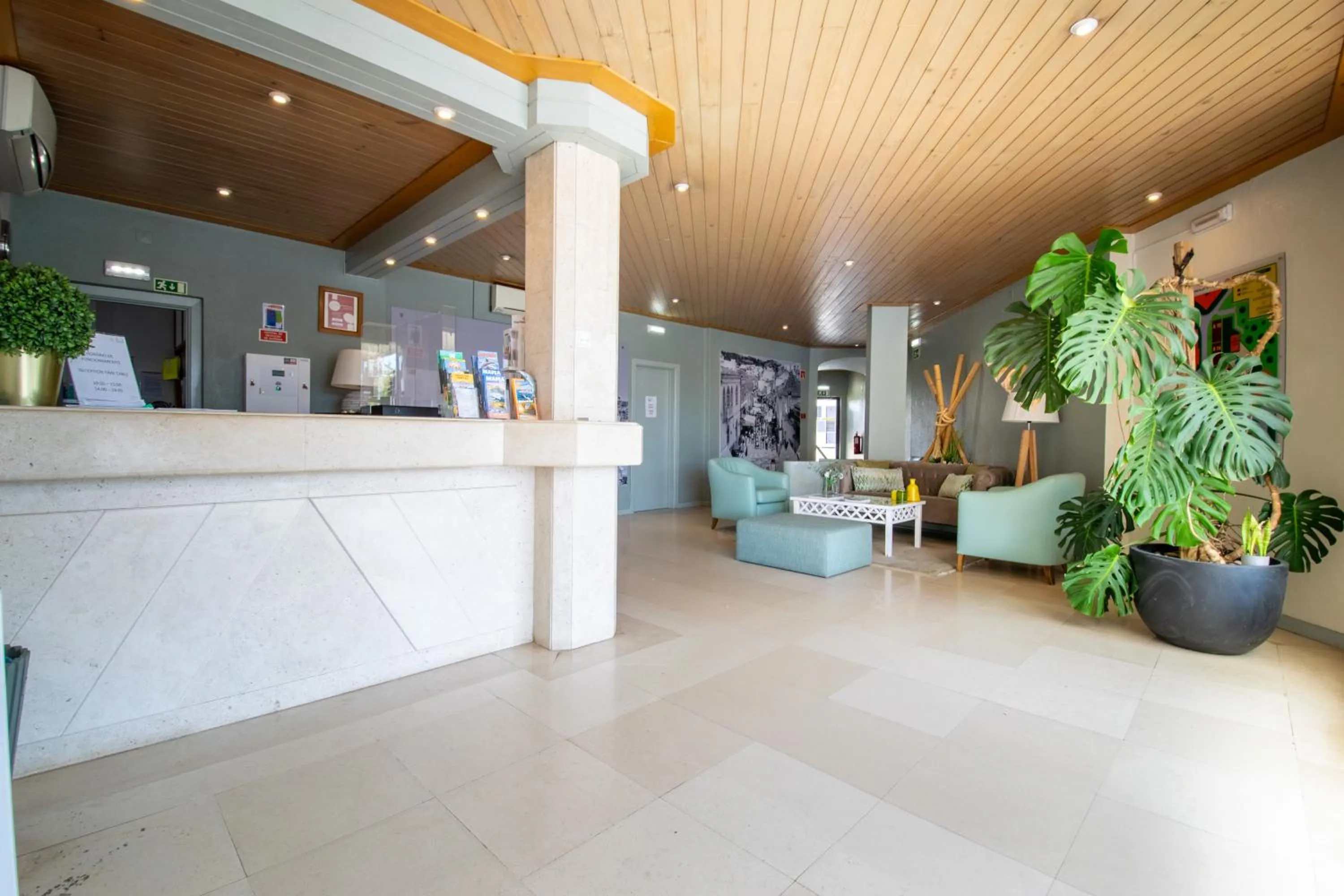 Lobby or reception in Bellavista Avenida By BeGuest