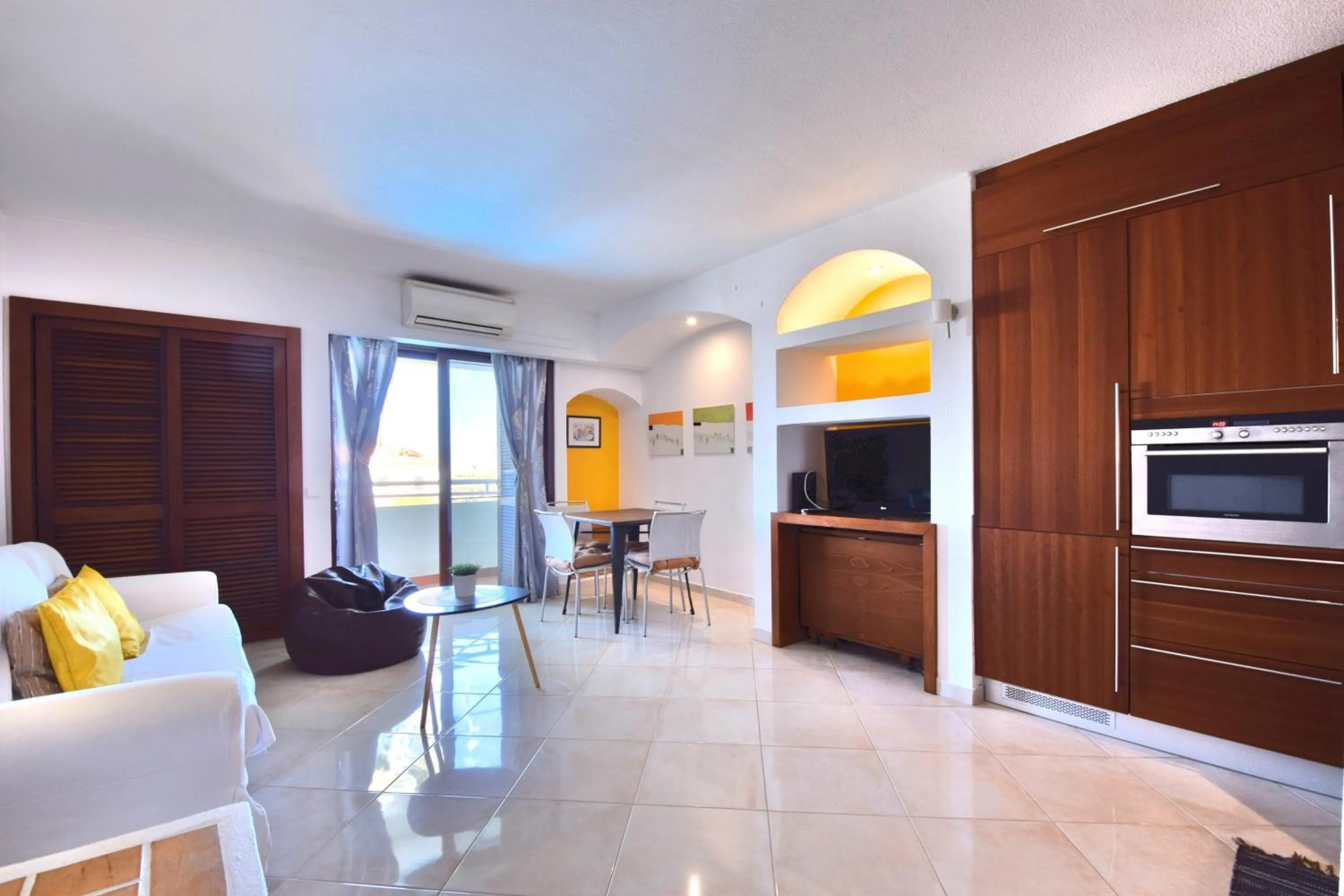 Kitchen or kitchenette in Bellavista Avenida By BeGuest