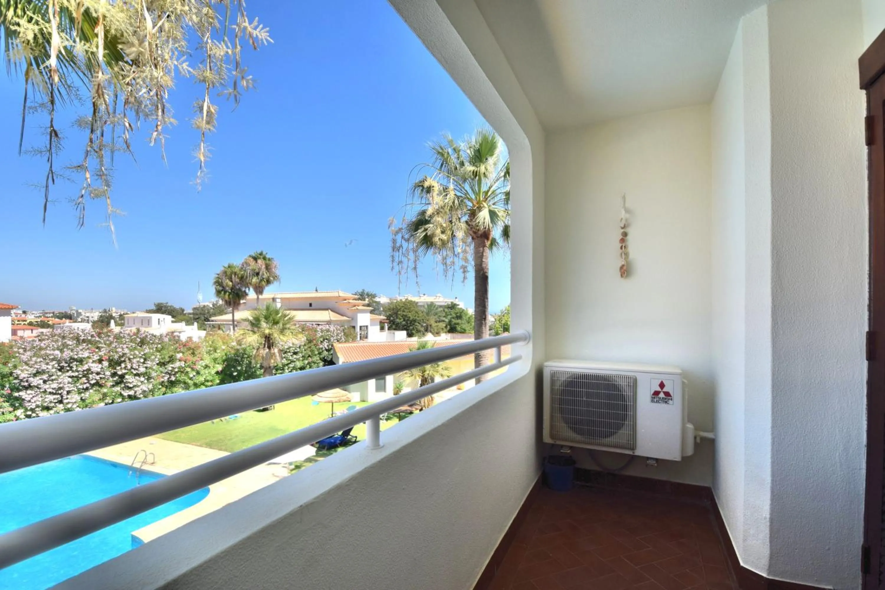 Balcony/Terrace in Bellavista Avenida By BeGuest