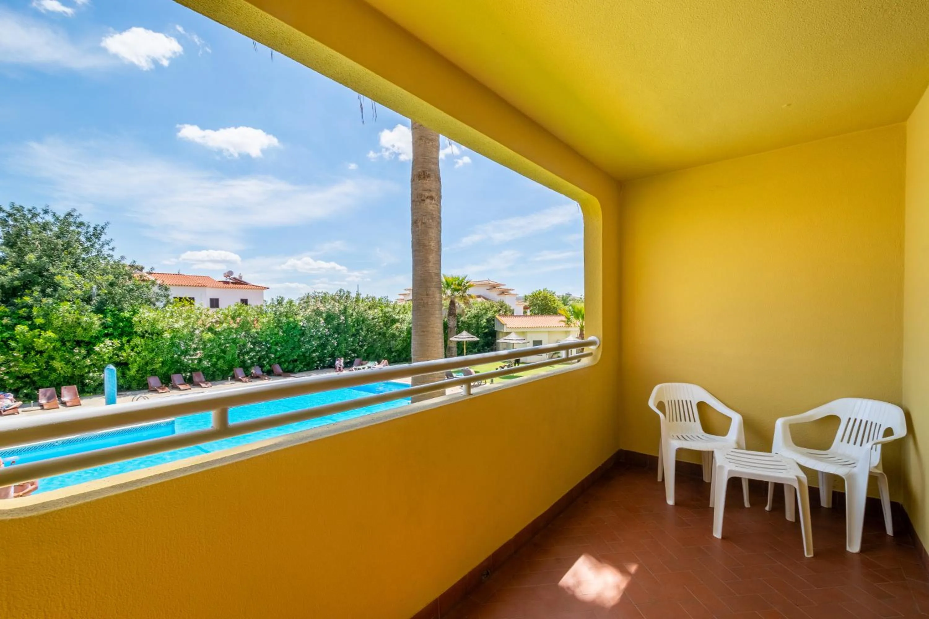 Balcony/Terrace in Bellavista Avenida By BeGuest