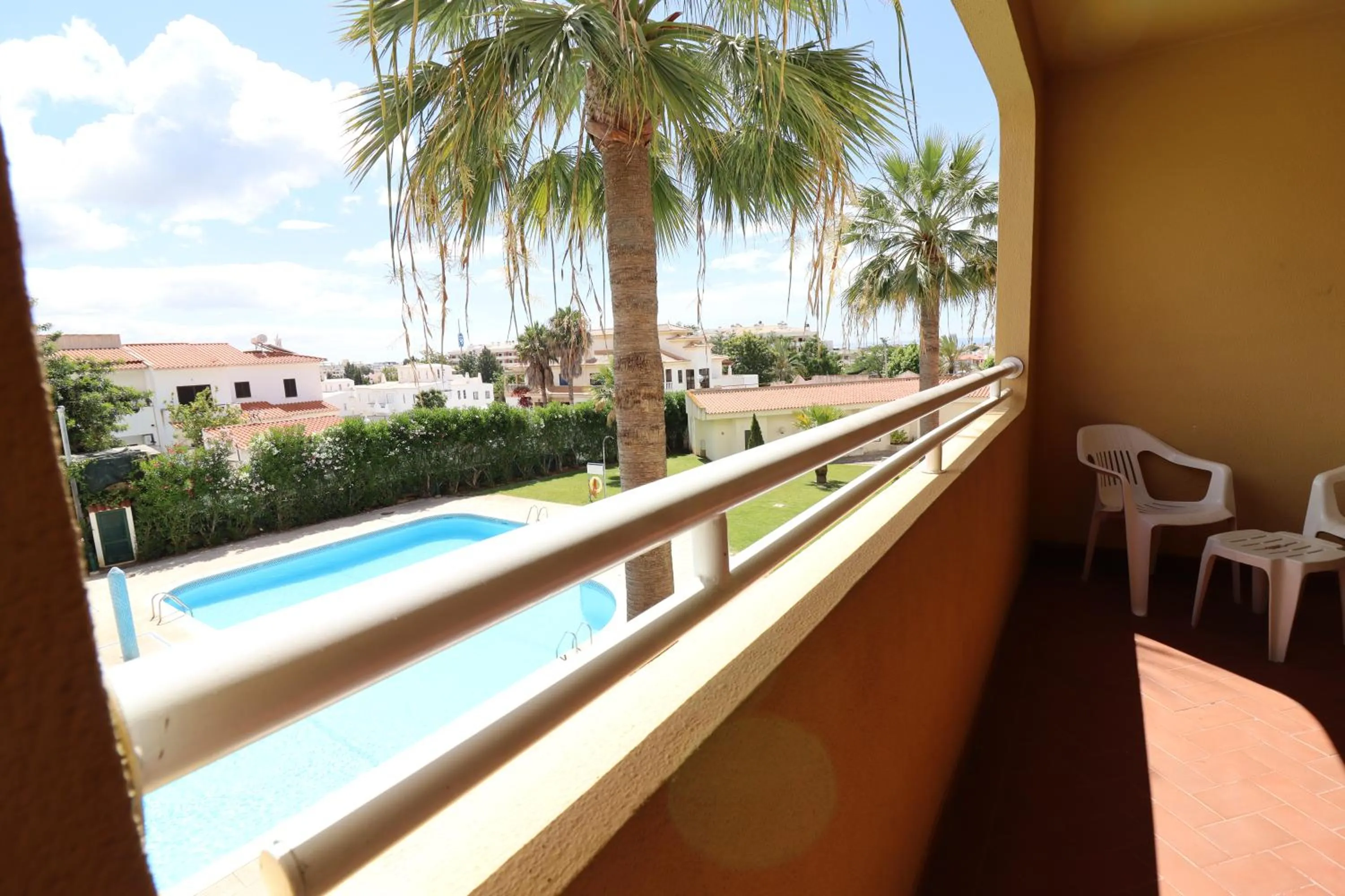 Photo of the whole room in Bellavista Avenida By BeGuest