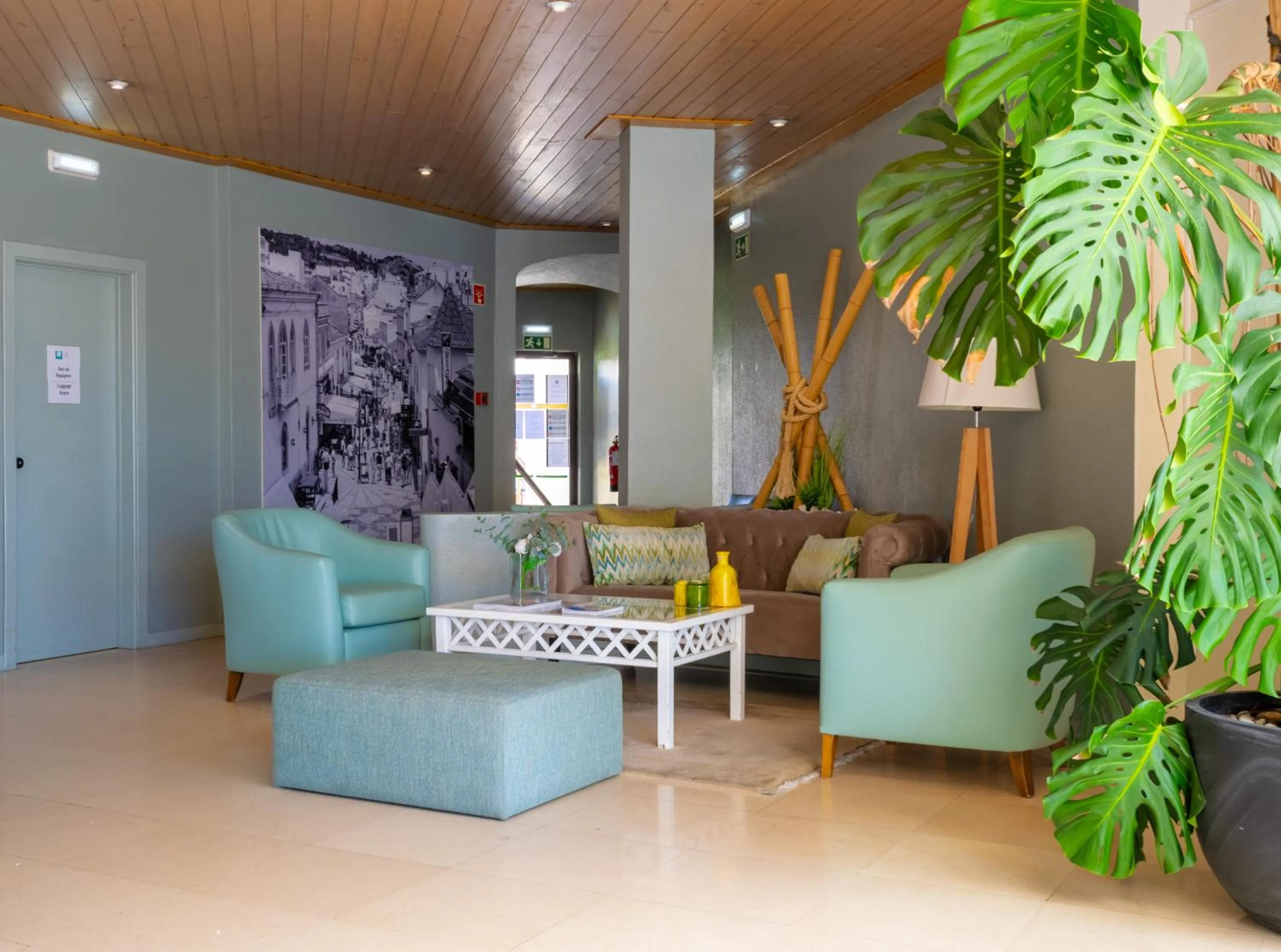 Lobby or reception in Bellavista Avenida By BeGuest