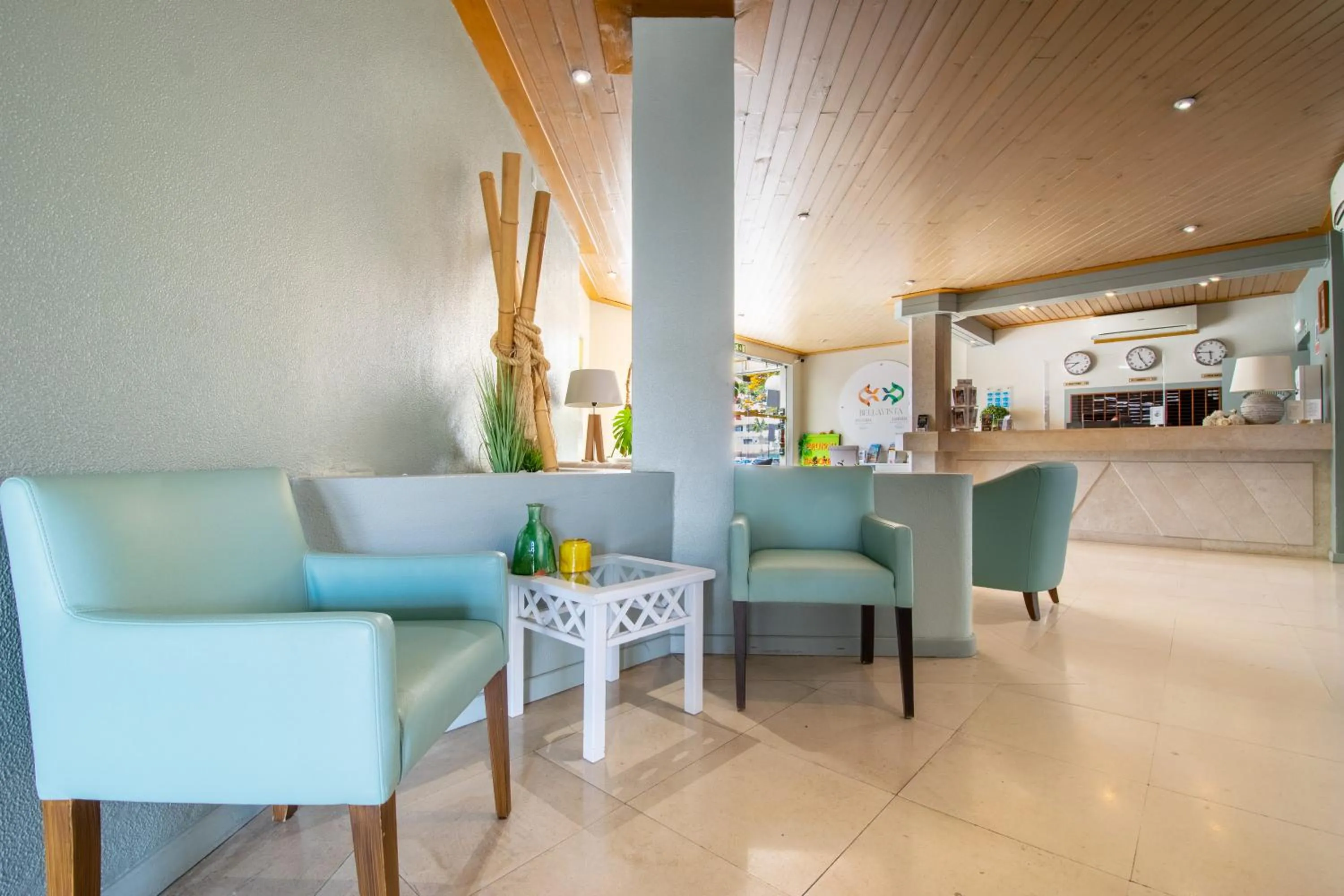 Lobby or reception in Bellavista Avenida By BeGuest