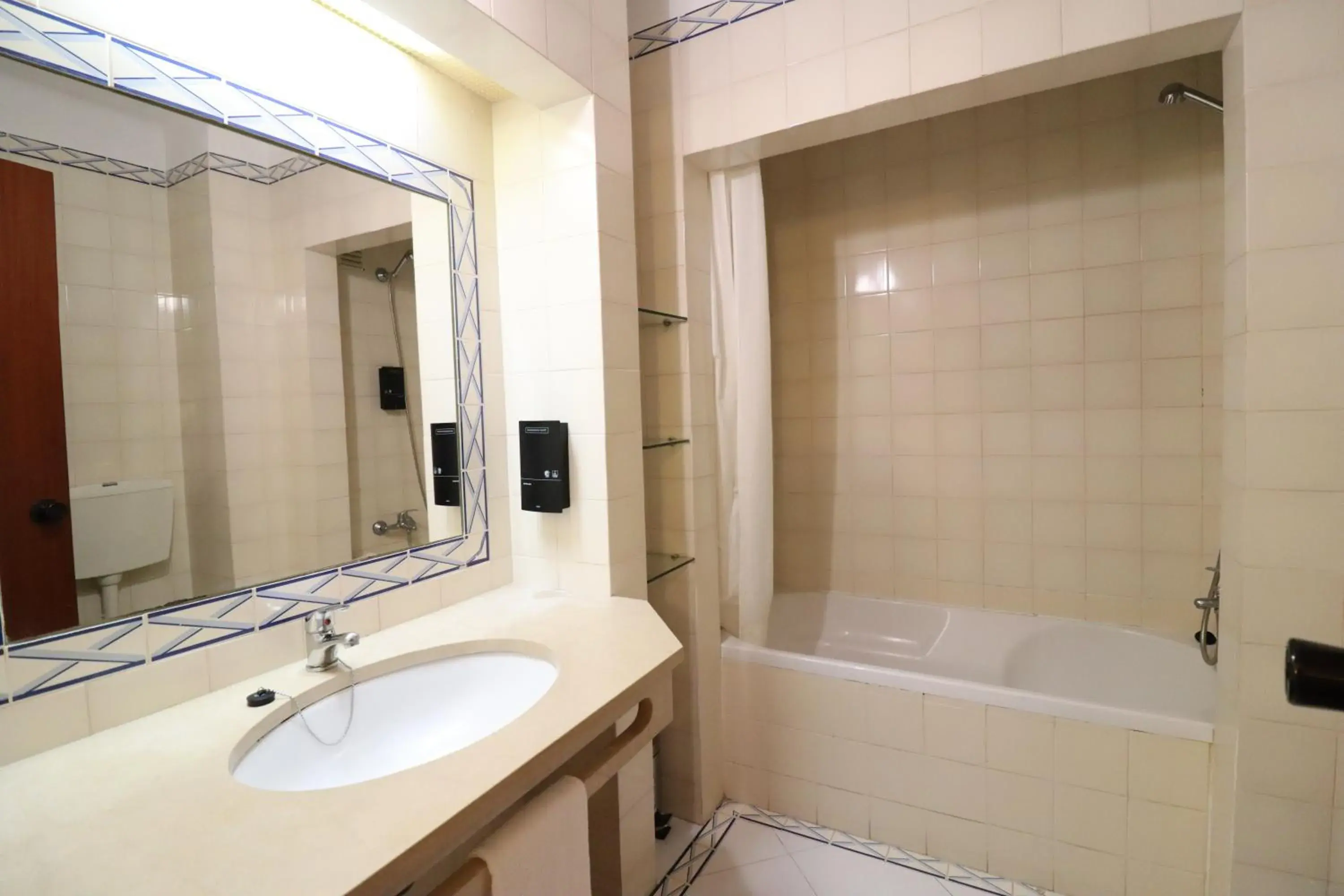 Three-Bedroom Duplex Apartment in Bellavista Avenida By BeGuest Three-Bedroom Duplex Apartment in Bellavista Avenida By BeGuest