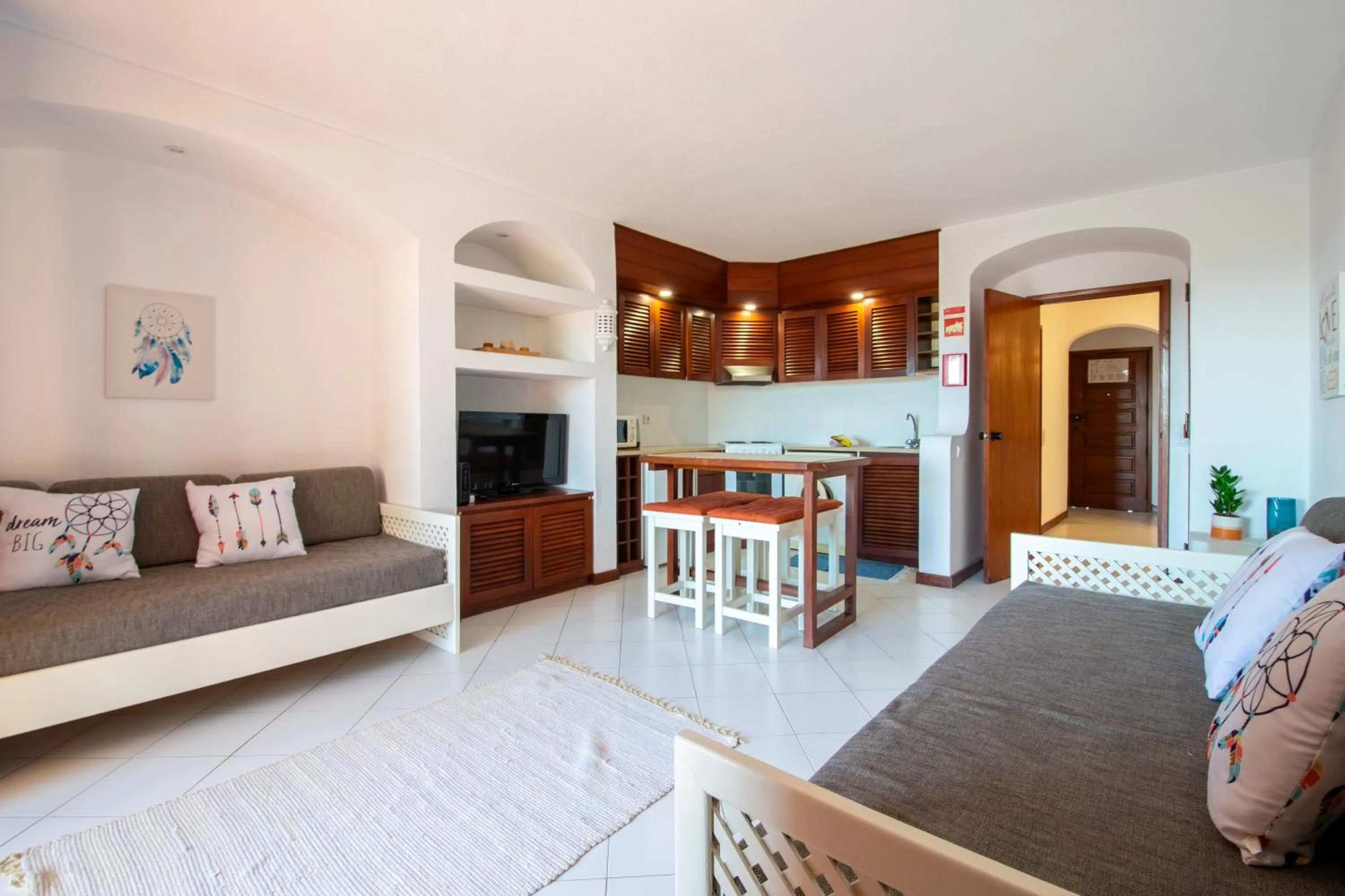 Kitchen or kitchenette in Bellavista Avenida By BeGuest