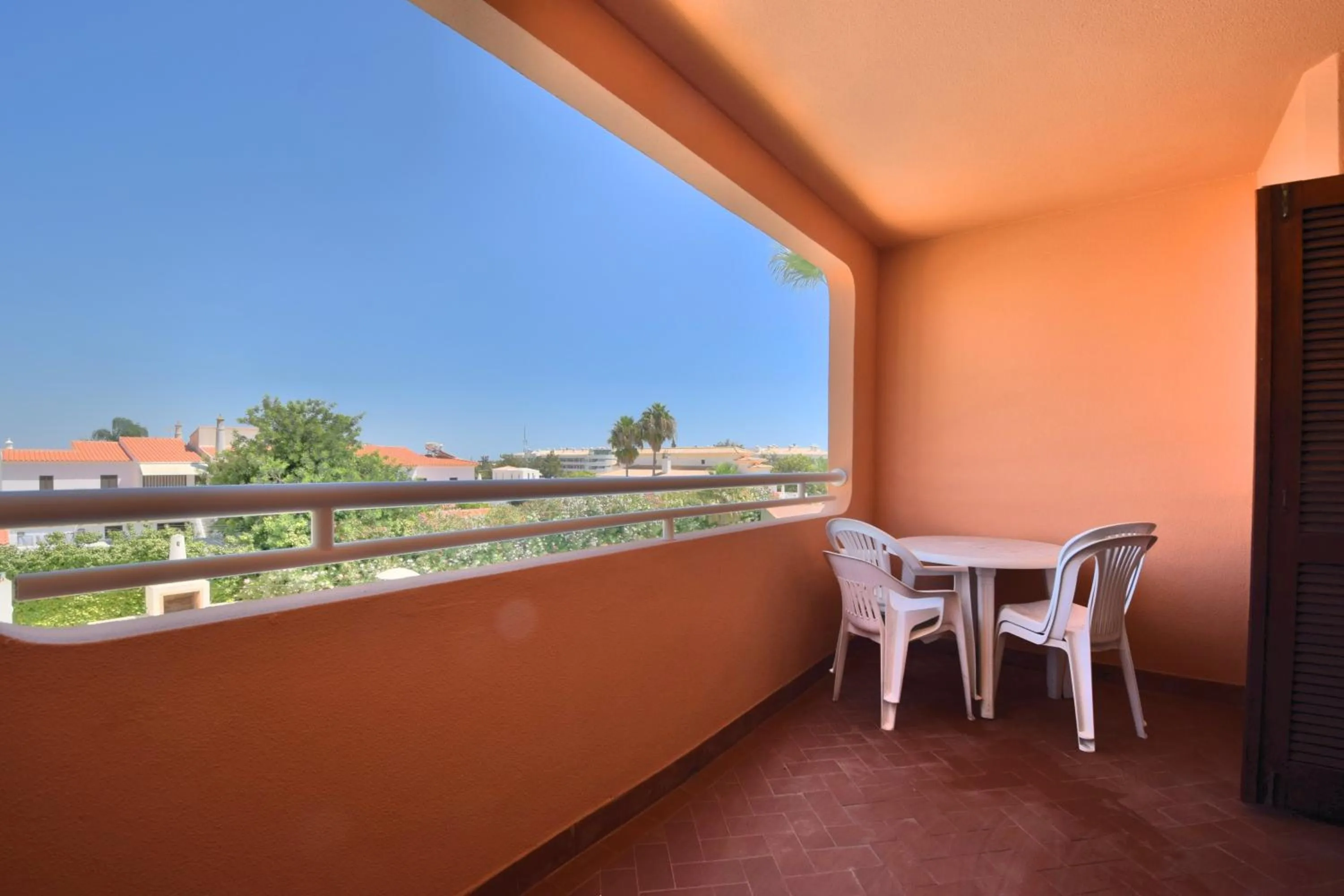 Balcony/Terrace in Bellavista Avenida By BeGuest