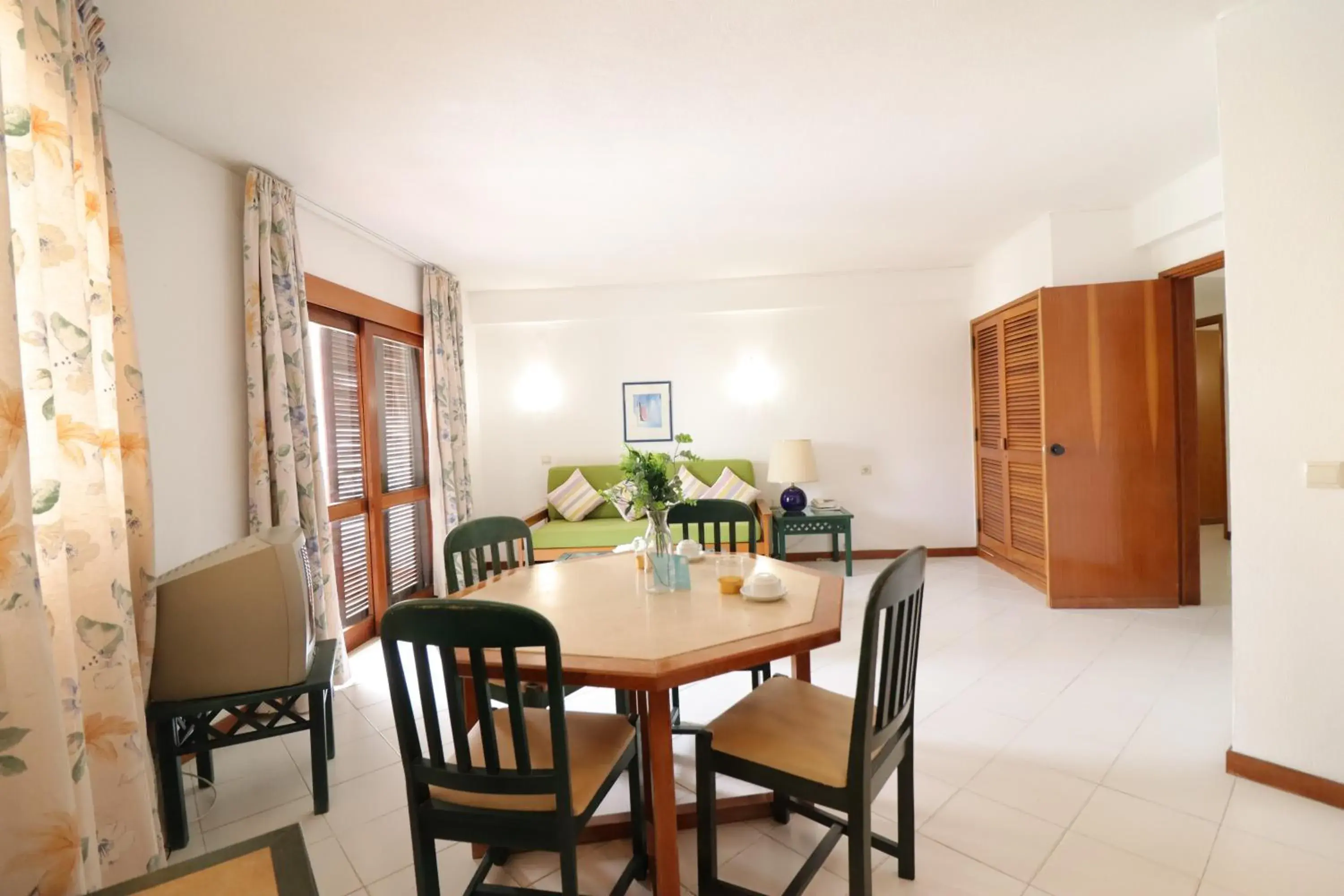 Two-Bedroom Duplex Apartment in Bellavista Avenida By BeGuest Two-Bedroom Duplex Apartment in Bellavista Avenida By BeGuest