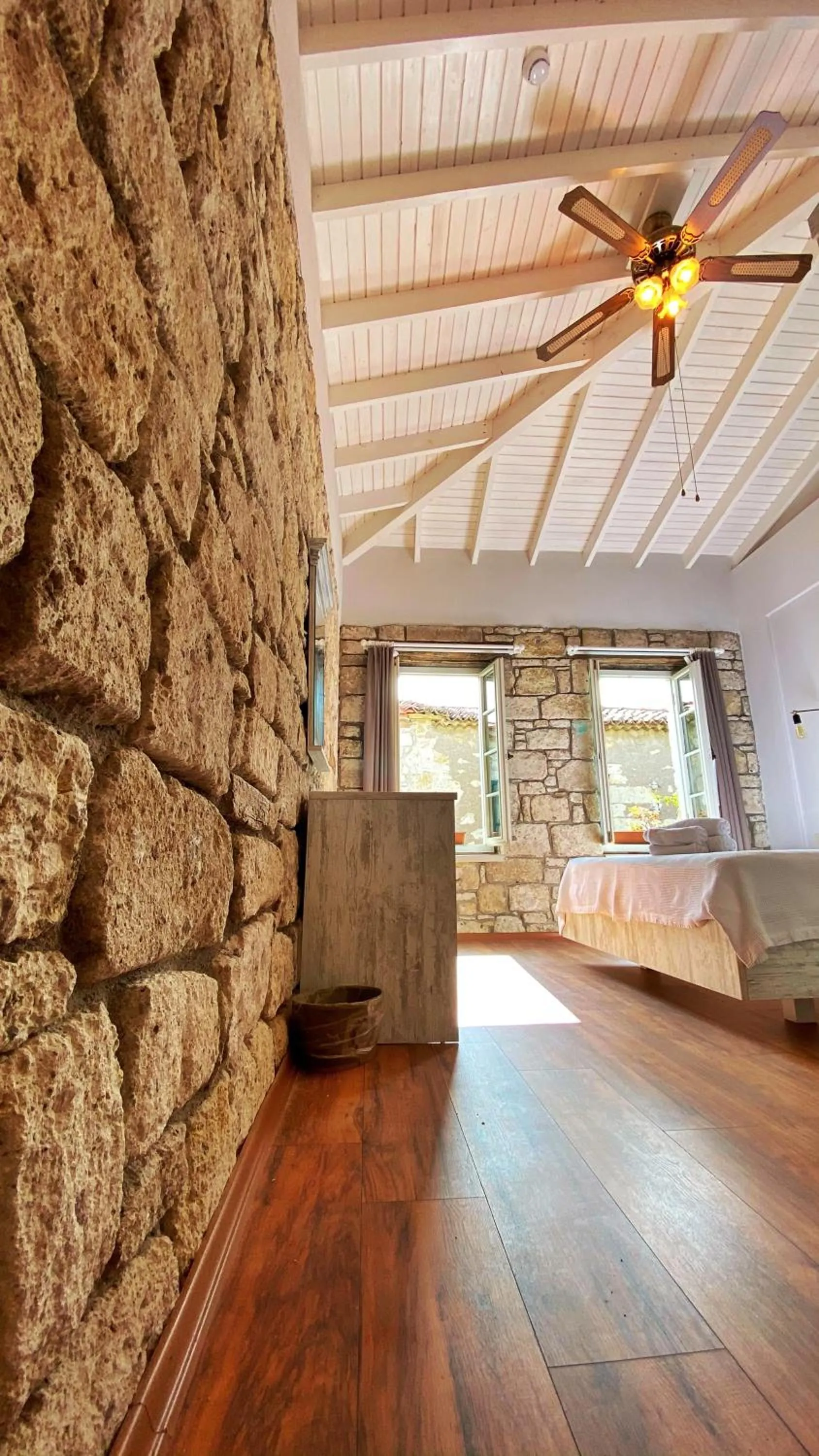 Photo of the whole room, Bed in Oberj d'Azur Alaçatı