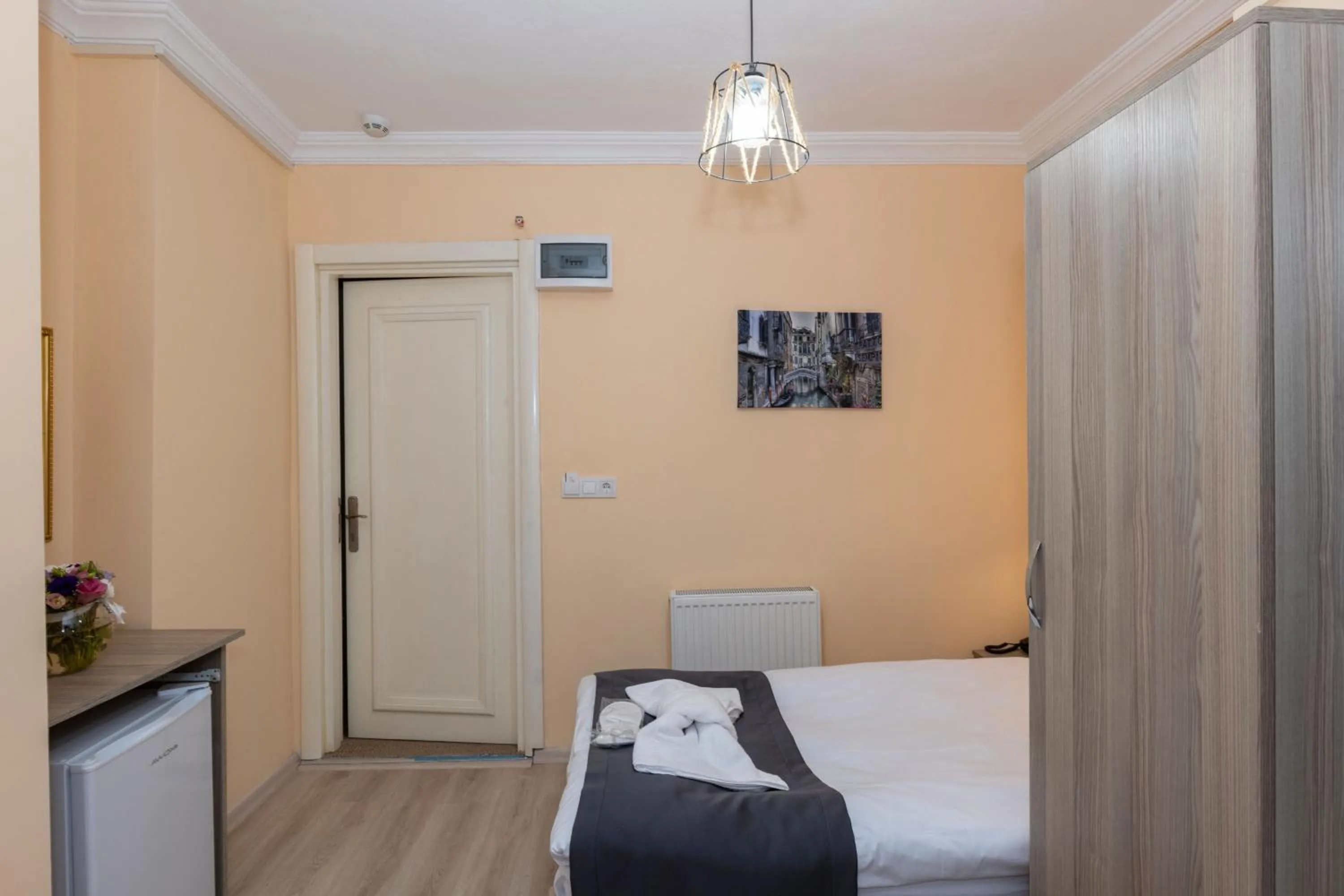 Bed in Golden Flower Pansiyon