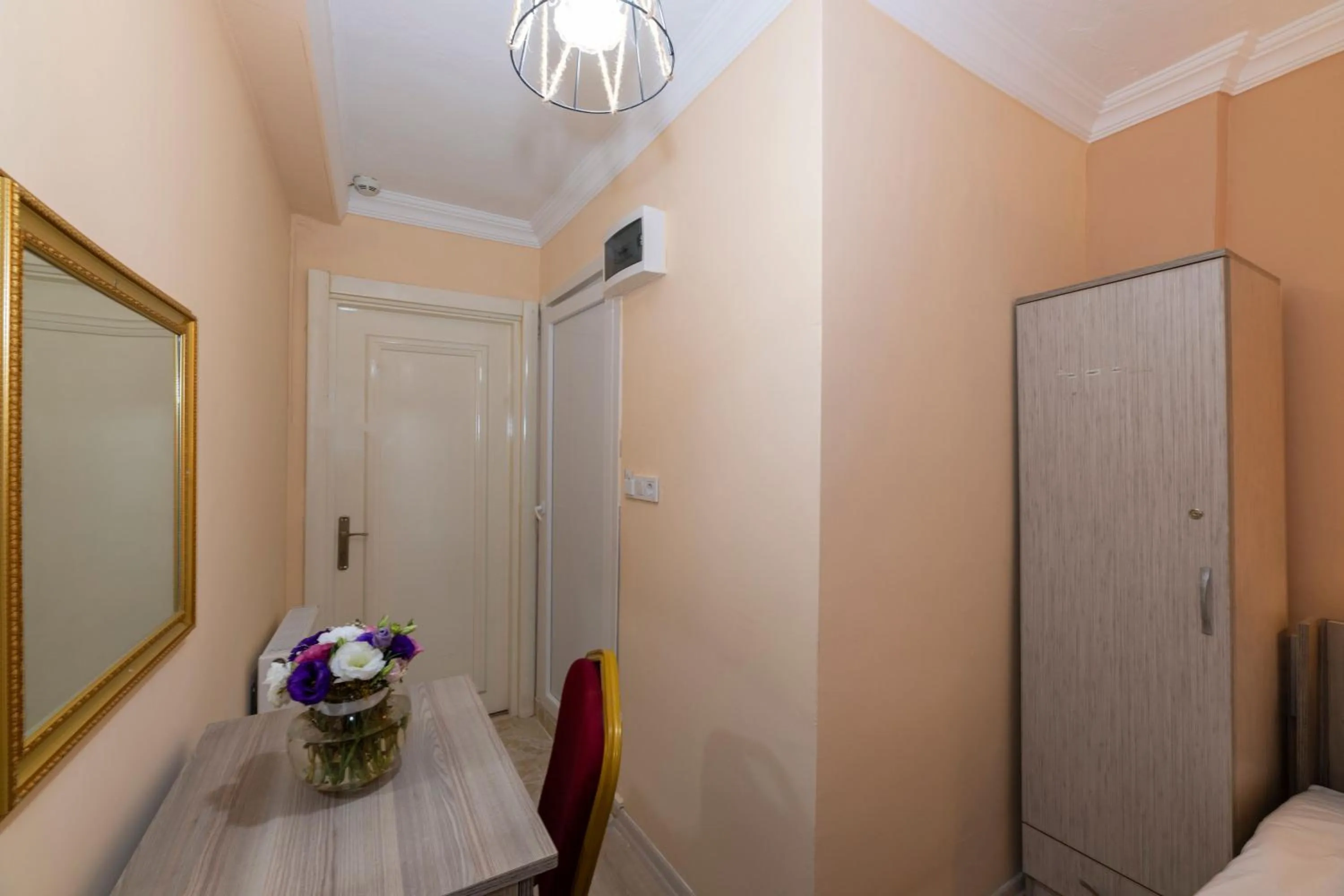 Bed in Golden Flower Pansiyon