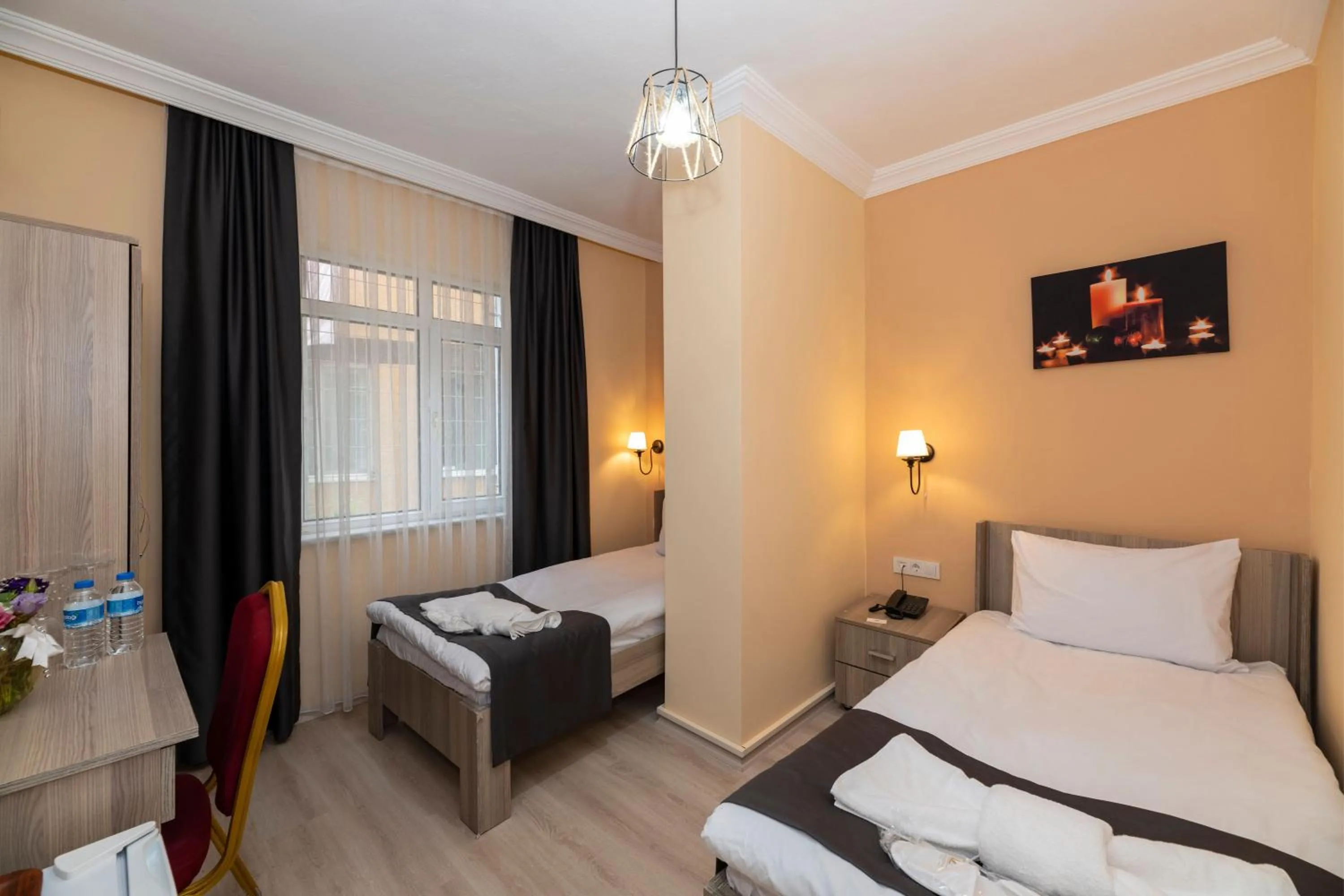 Bed in Golden Flower Pansiyon