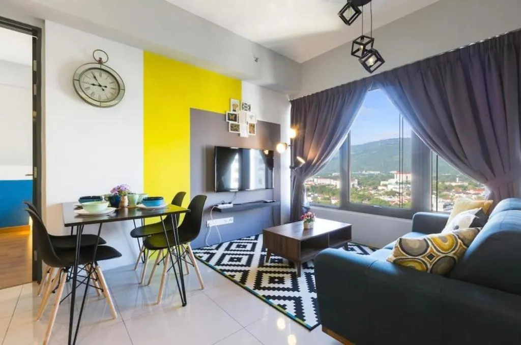 TV and multimedia in Georgetown Tropicana 218 Apartment