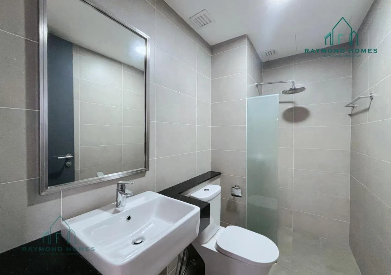 Shower in Georgetown Tropicana 218 Apartment