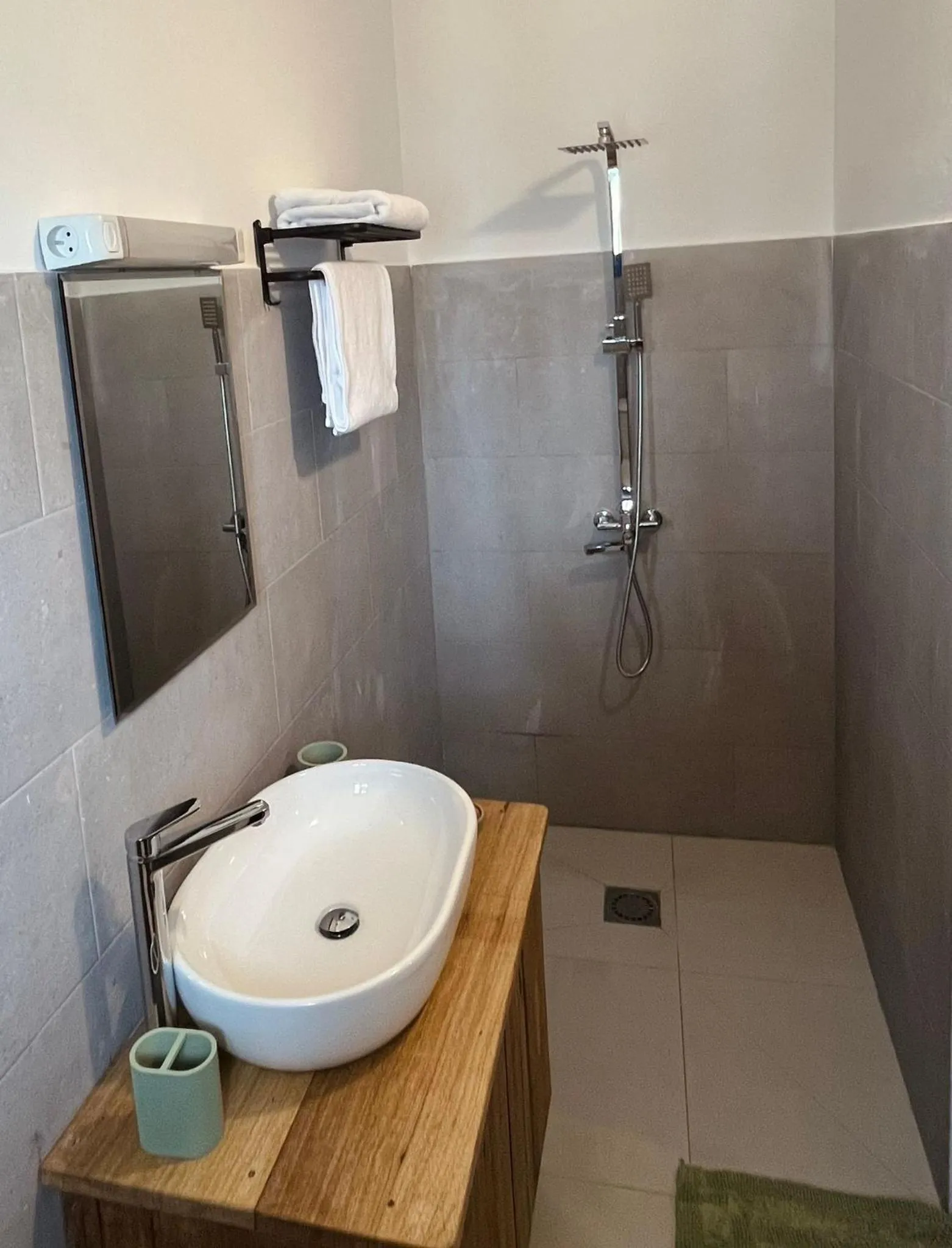 Bathroom in La Cabane du Pêcheur Atlantic Evasion