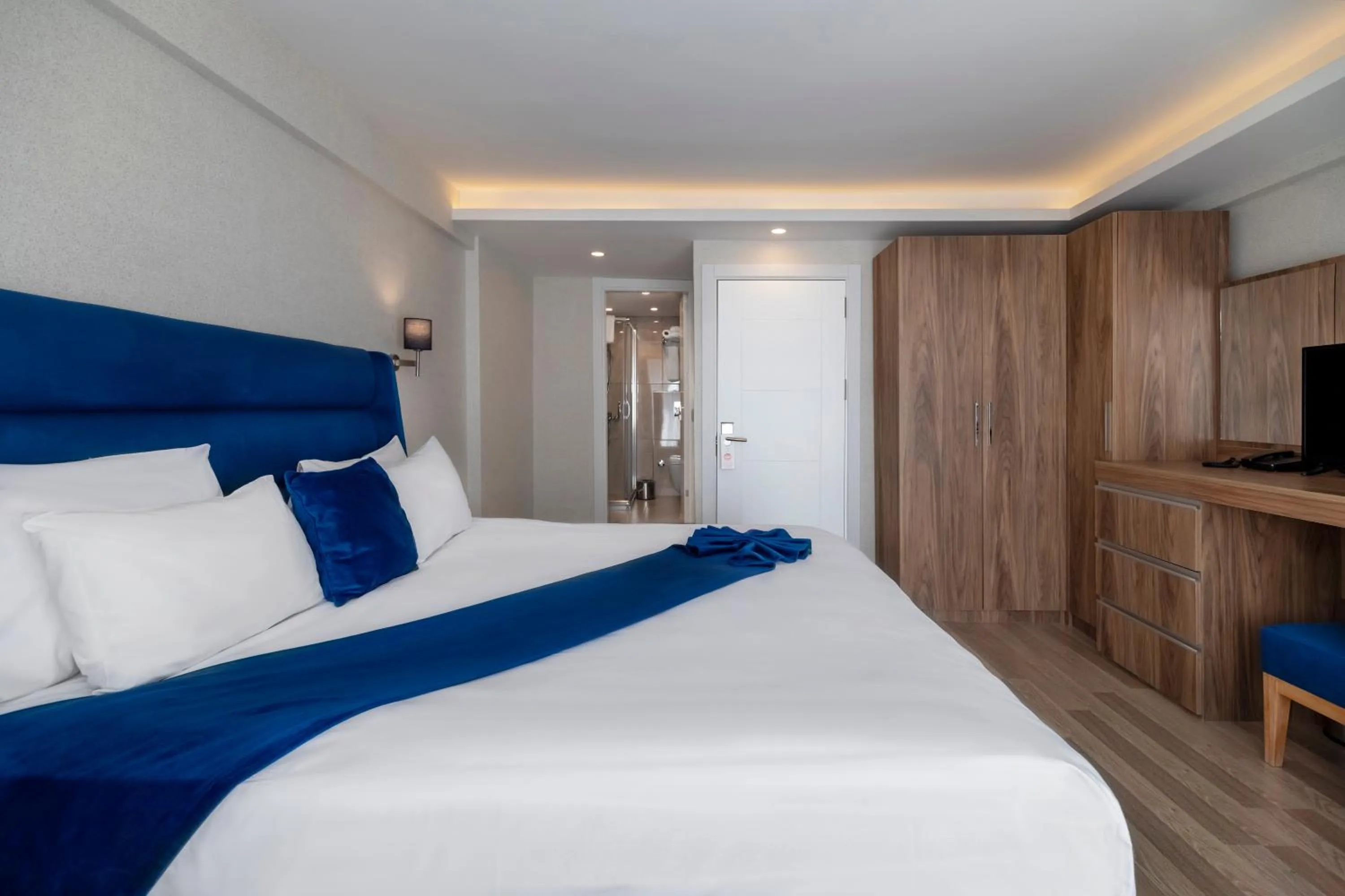 Photo of the whole room, Bed in Union Hotel Port