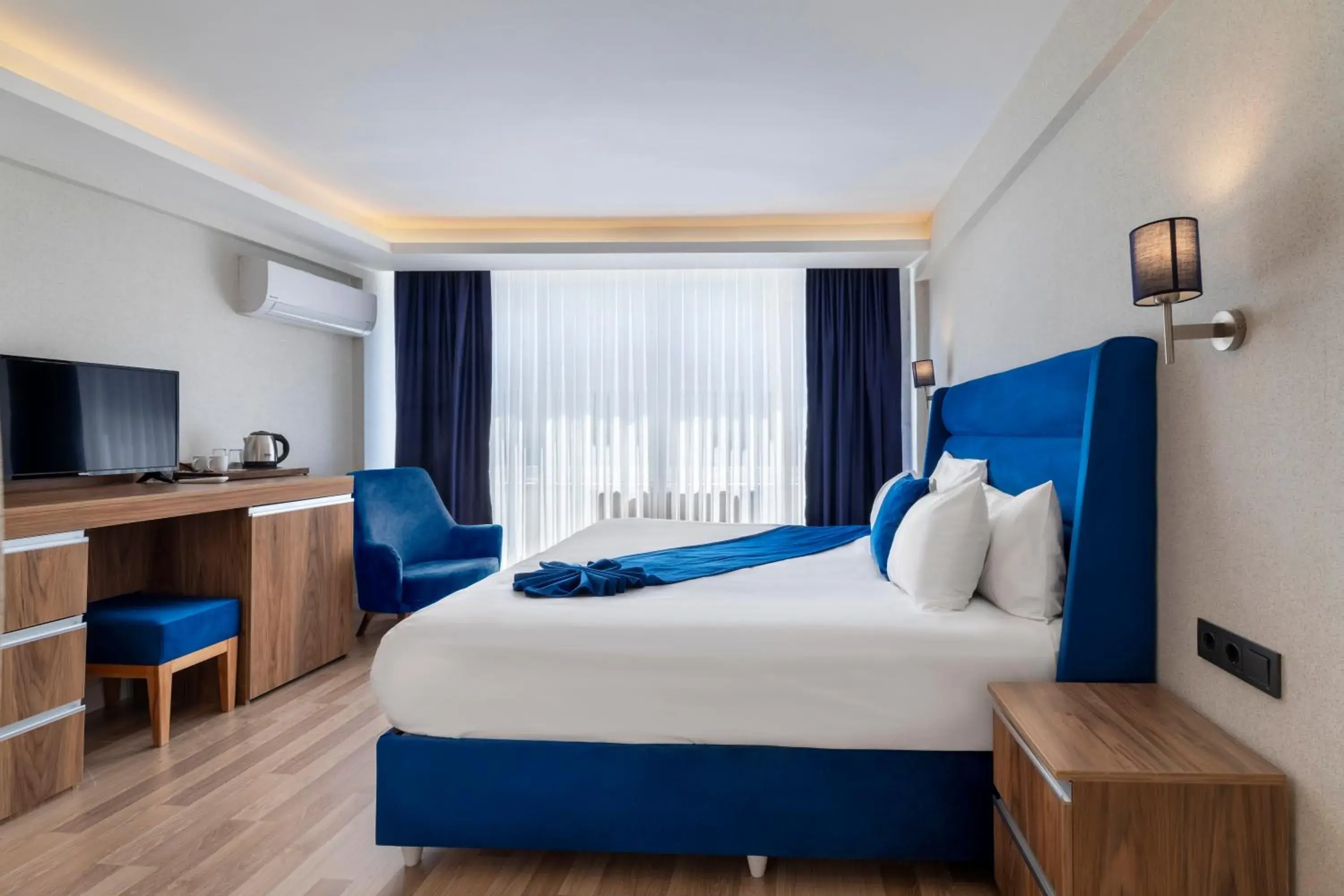 Photo of the whole room, Bed in Union Hotel Port Photo of the whole room, Bed in Union Hotel Port