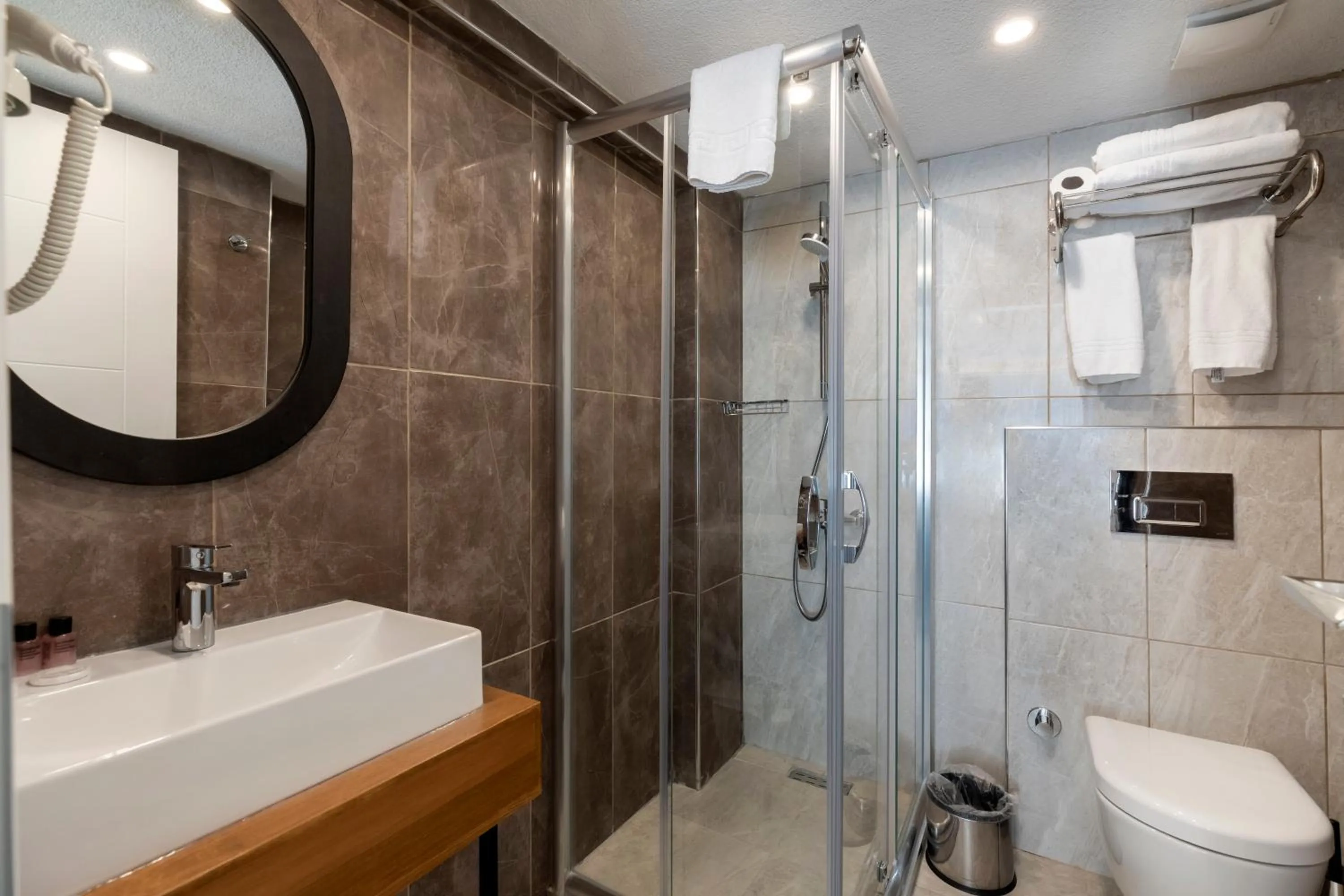 Shower in Union Hotel Port