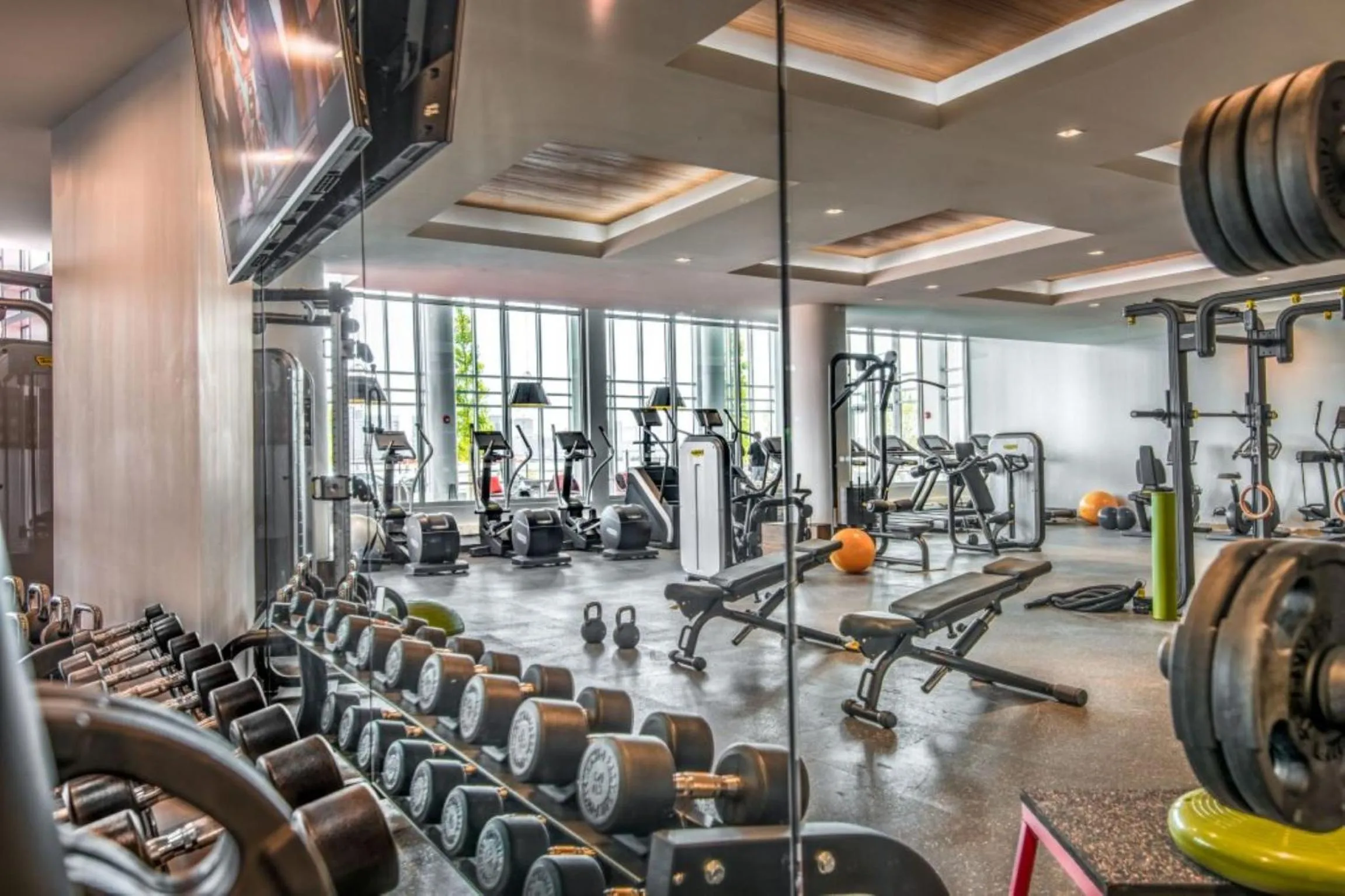 Fitness centre/facilities in Global Luxury Suites East Boston