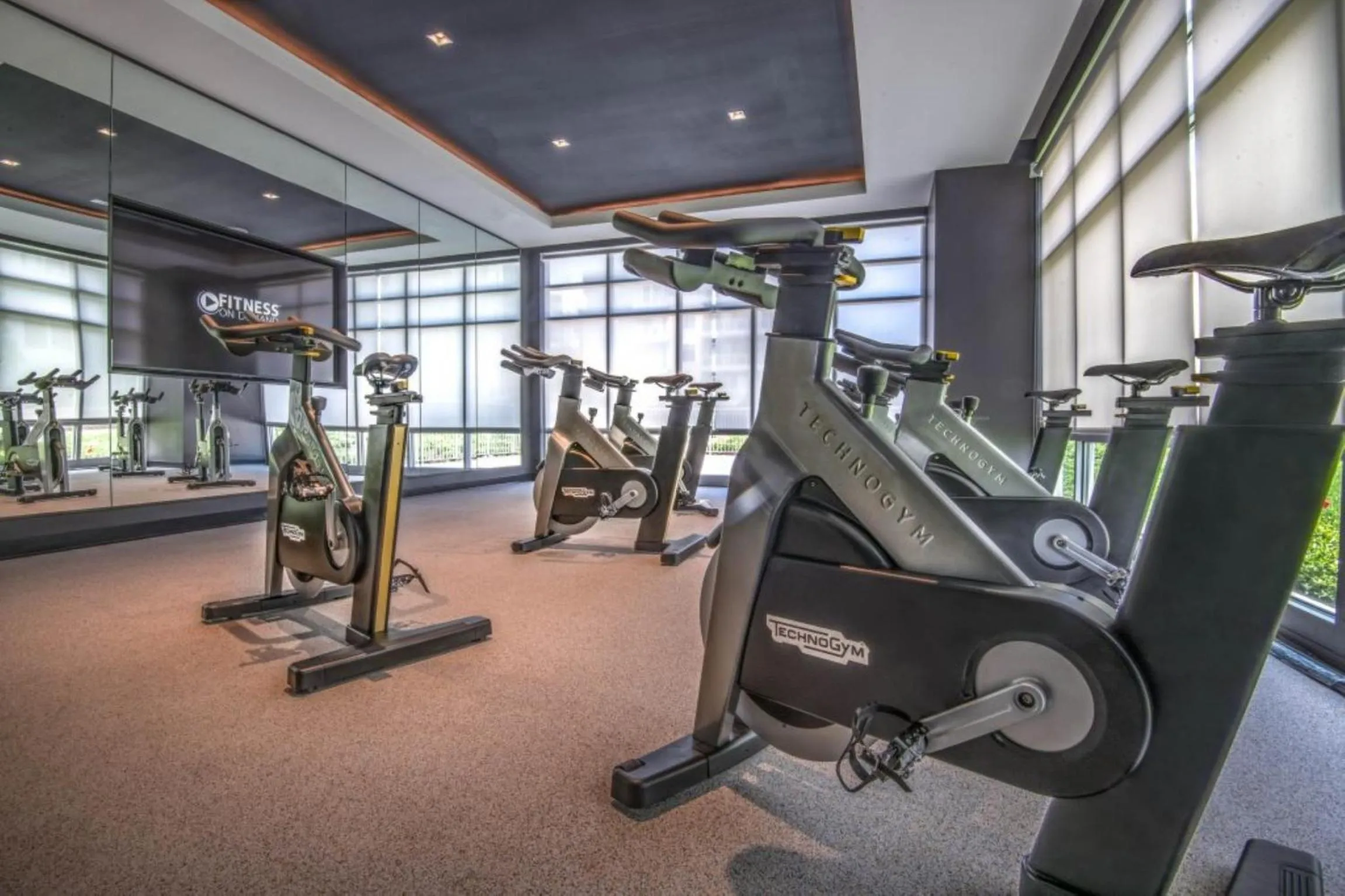 Fitness centre/facilities in Global Luxury Suites East Boston