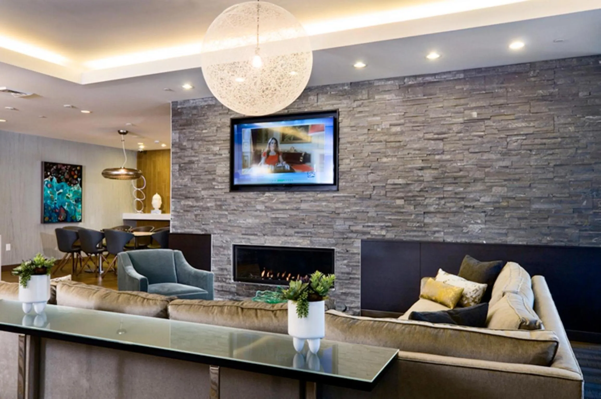 Communal lounge/ TV room in Global Luxury Suites East Boston