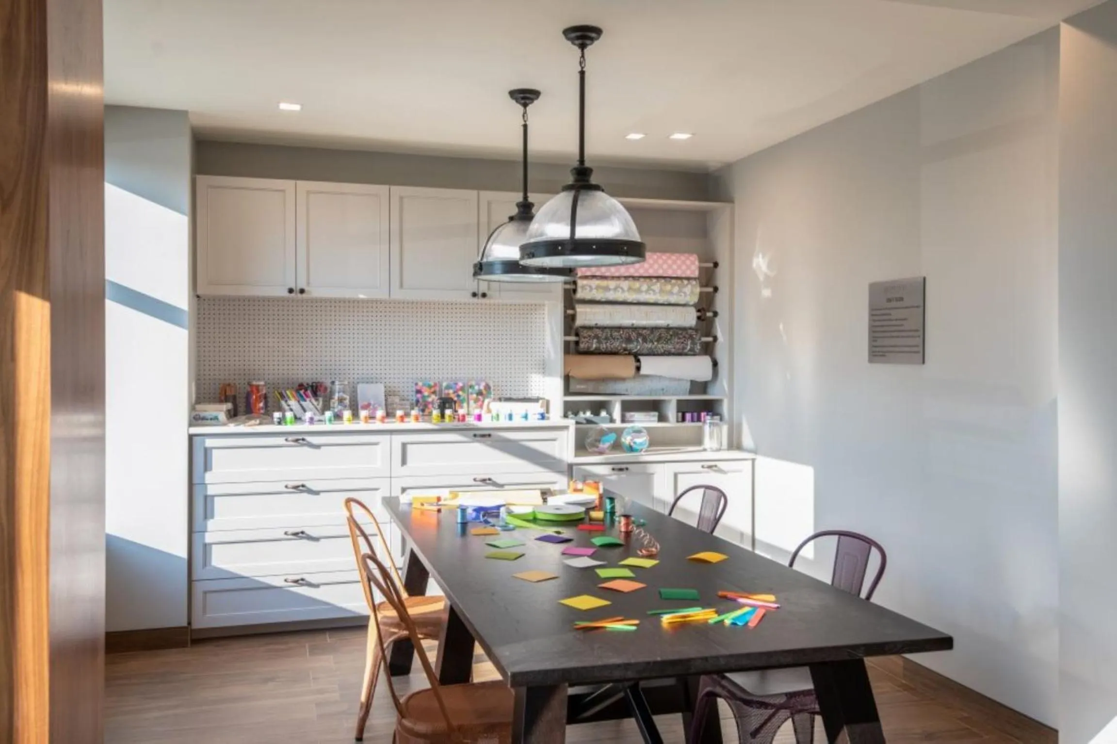 Entertainment in Global Luxury Suites East Boston