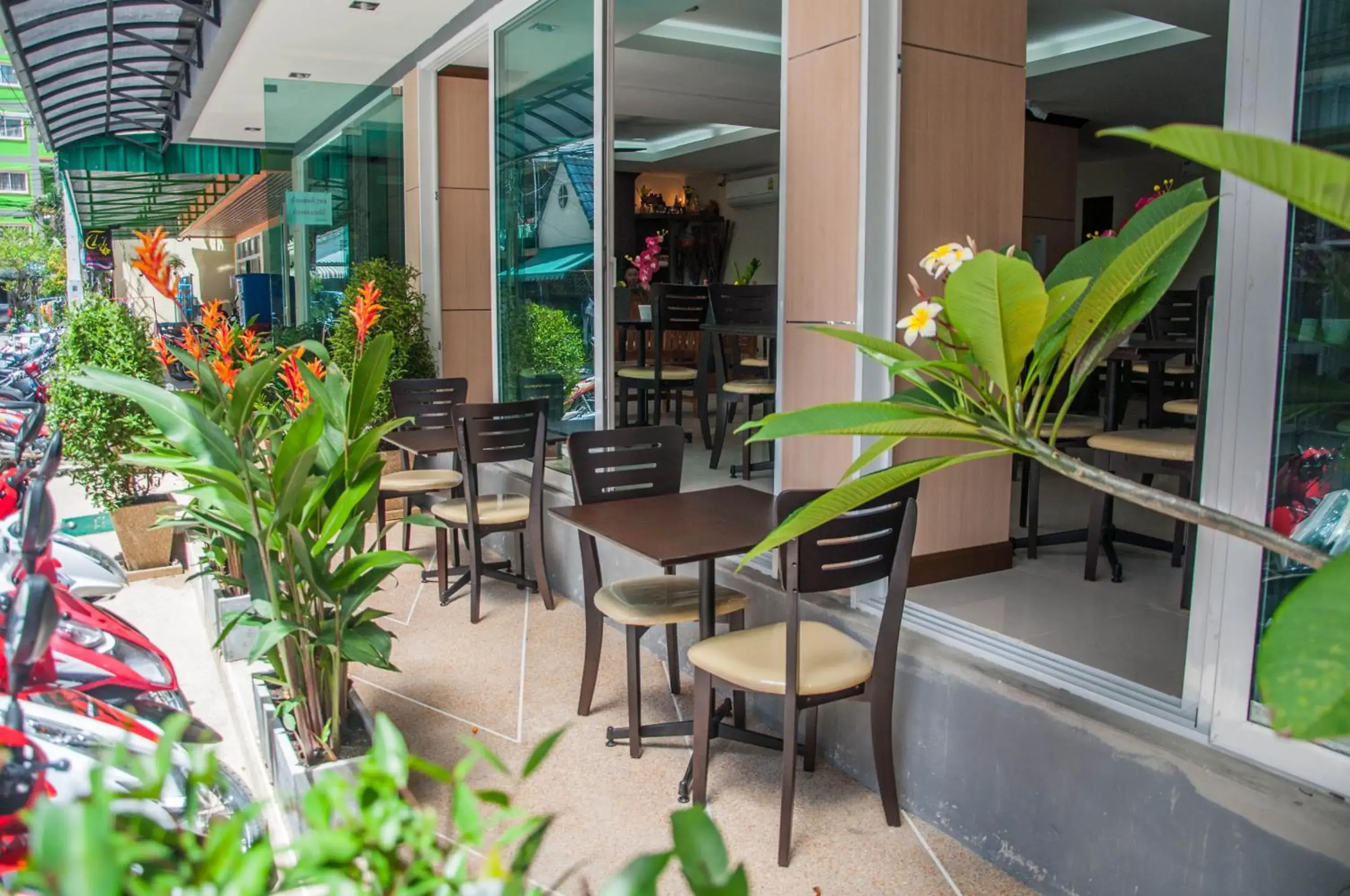 Restaurant/places to eat in Patong Mansion - SHA Certified Restaurant/places to eat in Patong Mansion - SHA Certified