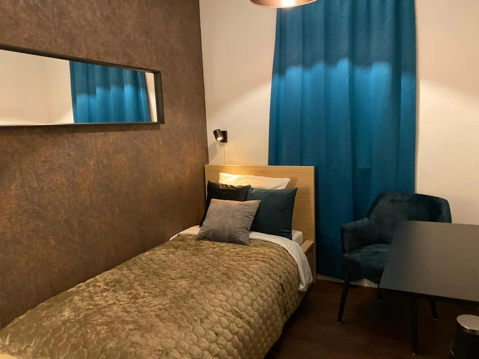 Deluxe Single Room in B&B by the C Deluxe Single Room in B&B by the C