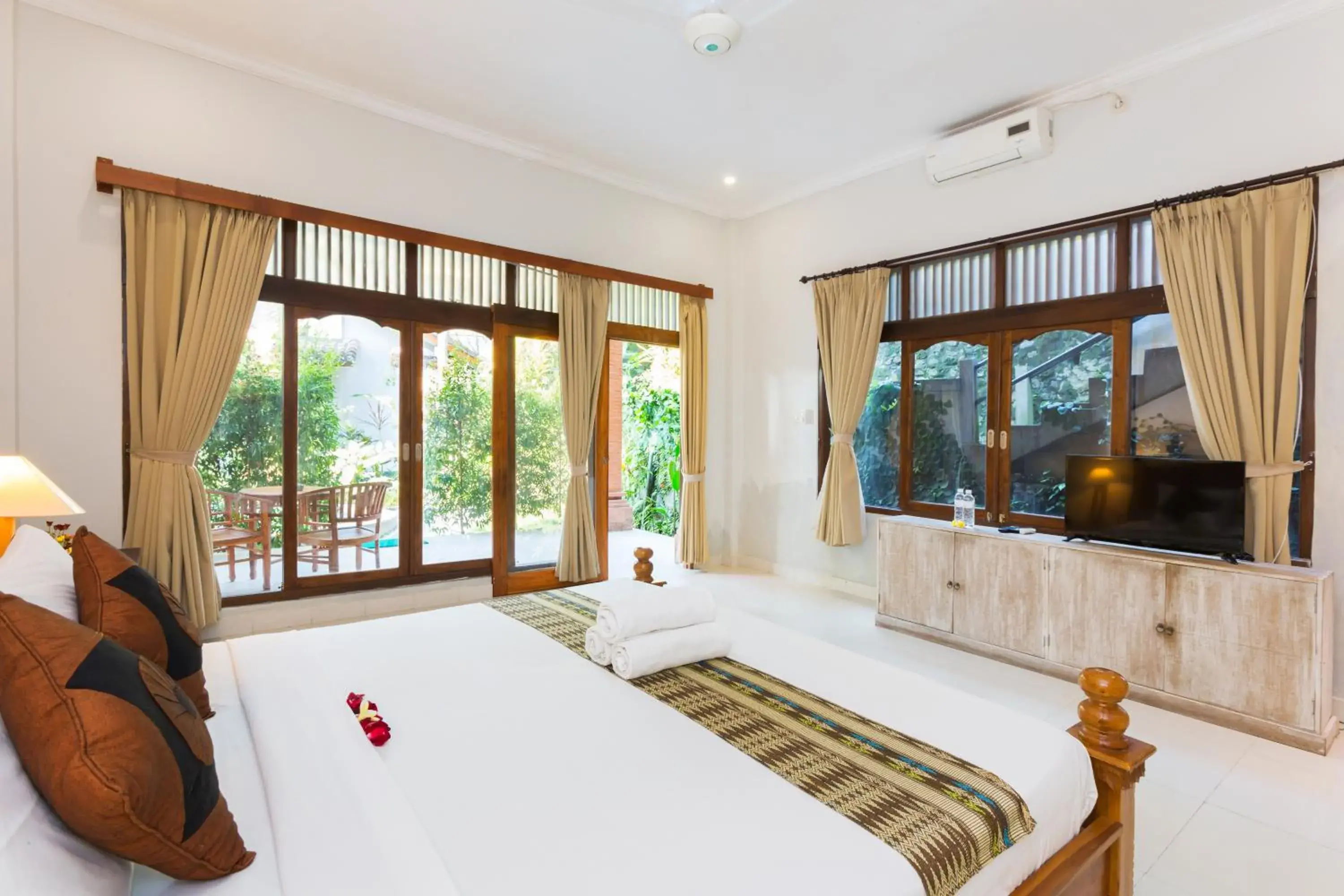 Superior Double or Twin Room in Rahayu Suites Monkey Forest Ubud Superior Double or Twin Room in Rahayu Suites Monkey Forest Ubud