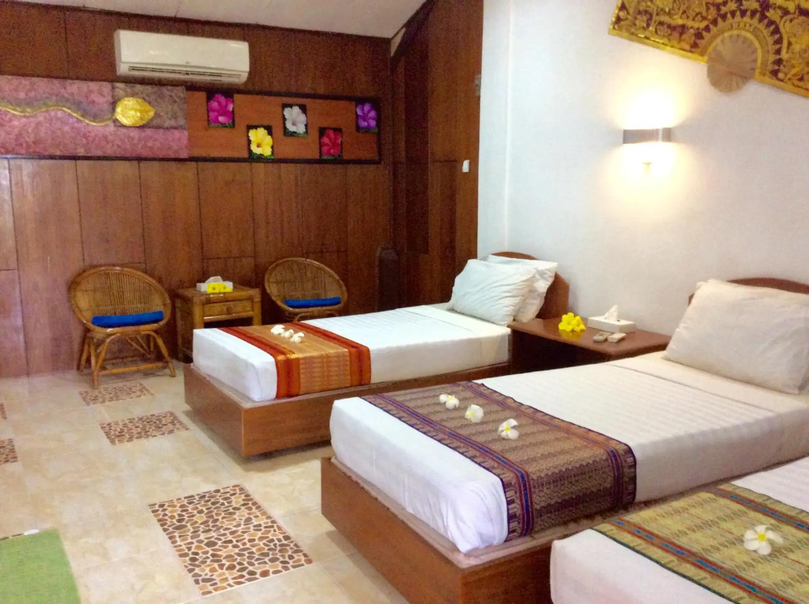 Bedroom, Bed in Pasific Beach Cottages Bedroom, Bed in Pasific Beach Cottages