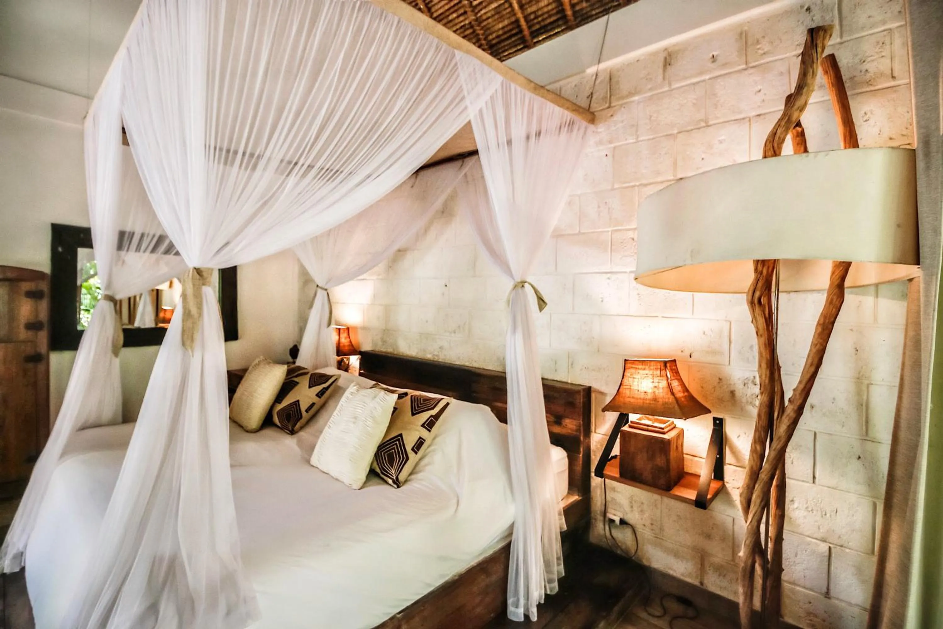 Photo of the whole room, Bed in La Cabane