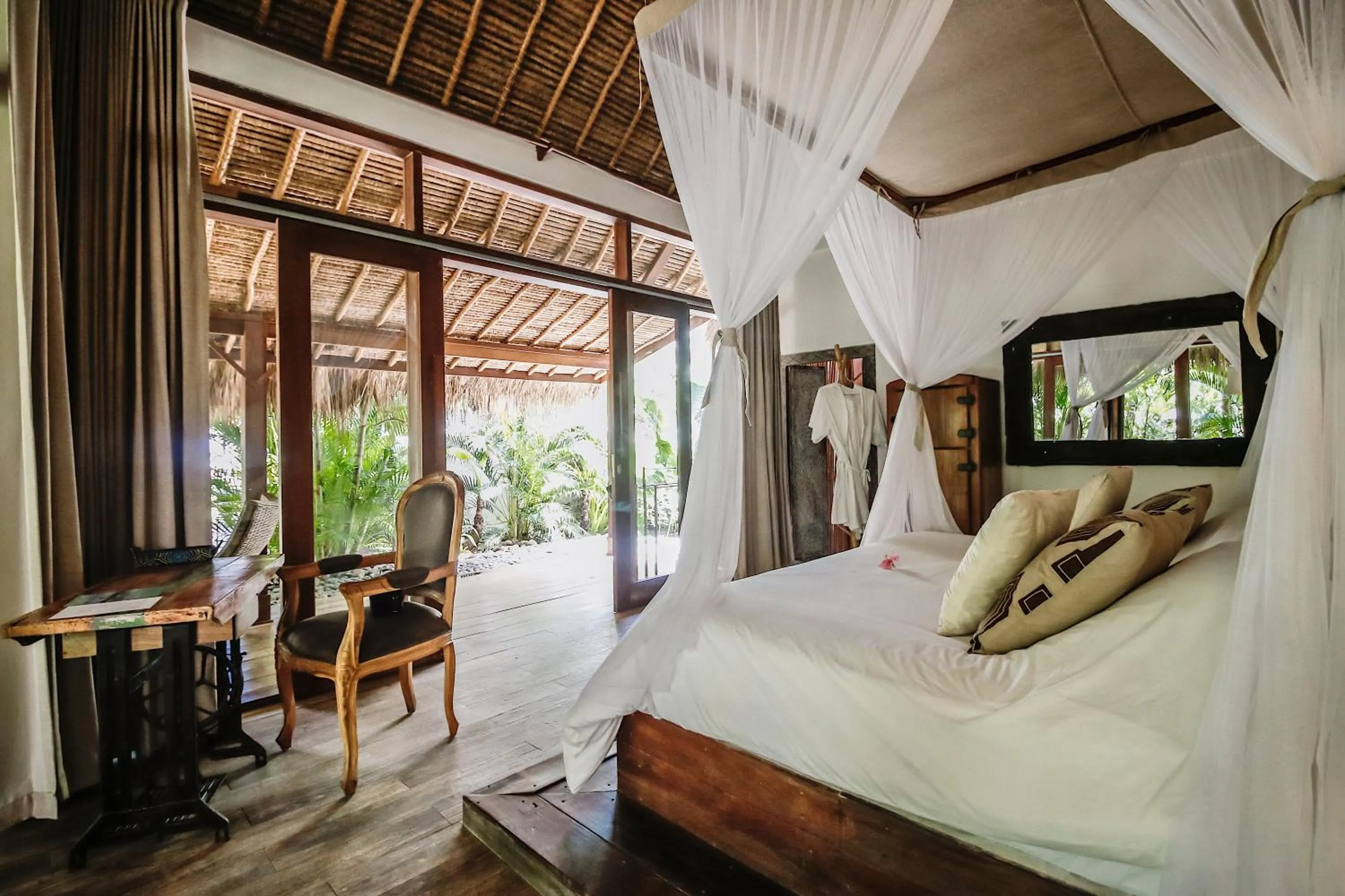 Photo of the whole room, Bed in La Cabane