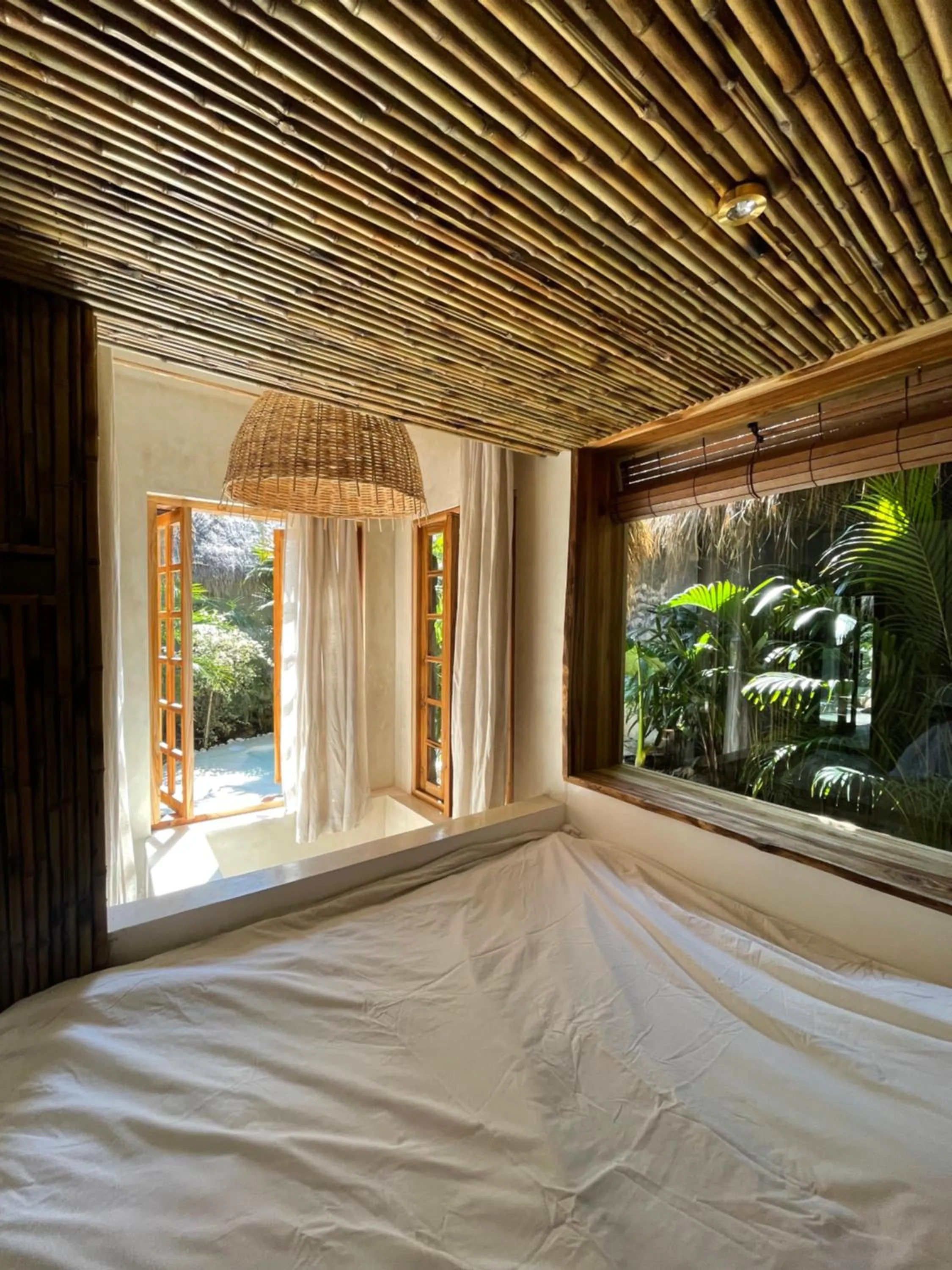 Garden view, Bed in La Cabane