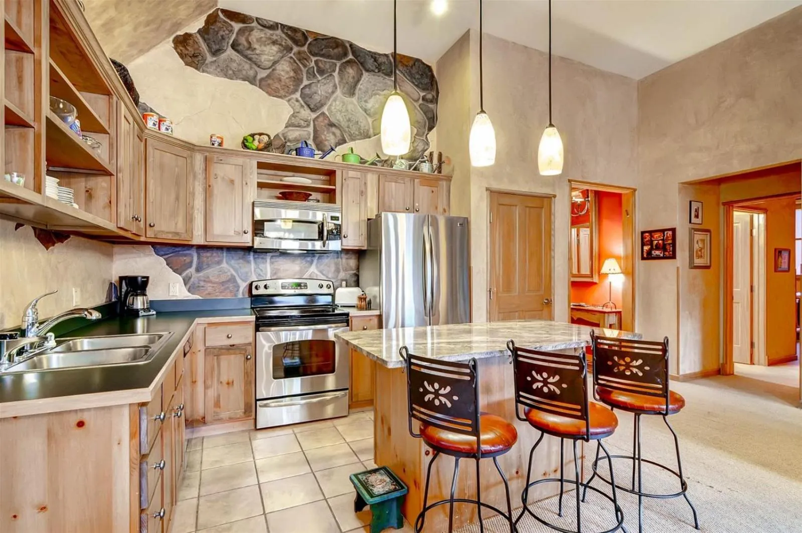 Kitchen or kitchenette in Black Bear Lodge 3 Bedroom Condo In River Run Village