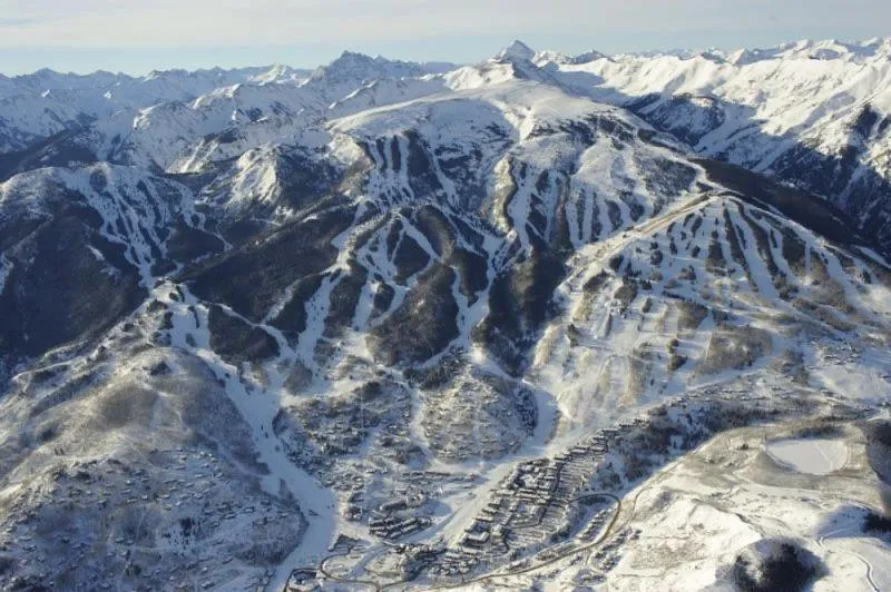 Property building in Snowmass Woodrun V 2 Bedroom Ski In, Ski Out Mountain Residence In The Heart Of Snowmass Village