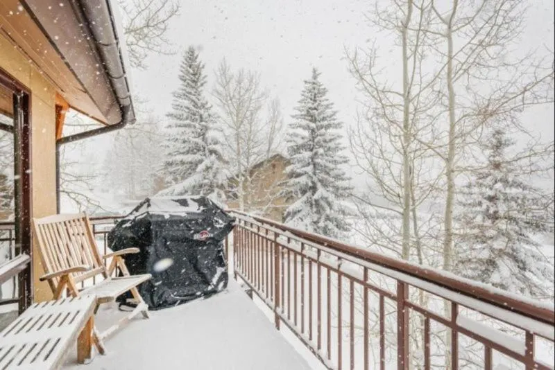 Property building in Snowmass Woodrun V 2 Bedroom Ski In, Ski Out Mountain Residence In The Heart Of Snowmass Village