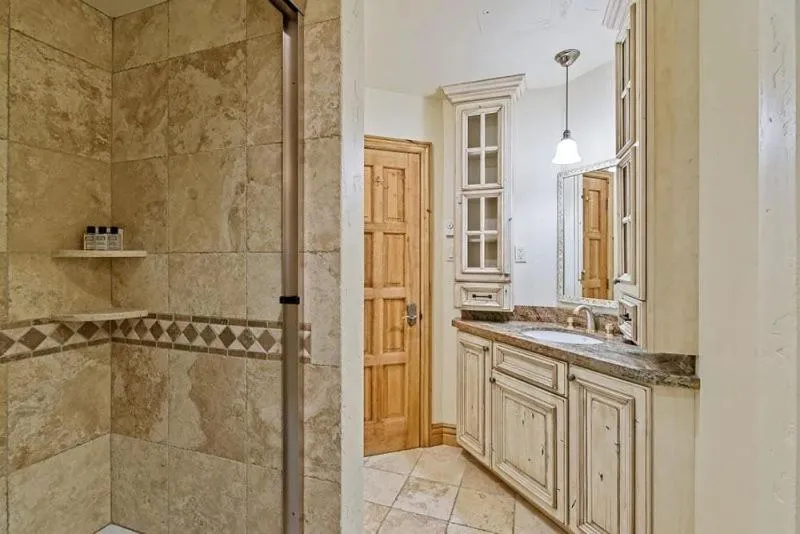 Property building in Snowmass Woodrun V 4 Bedroom Ski In, Ski Out Mountain Residence In The Heart Of Snowmass Village