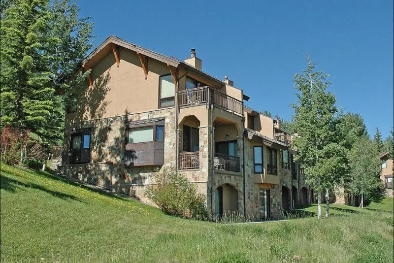 Property building in Snowmass Woodrun V 4 Bedroom Ski In, Ski Out Mountain Residence In The Heart Of Snowmass Village