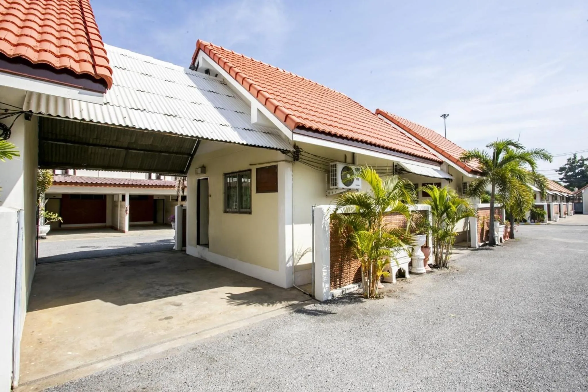 Property building in Bualuang HOTEL