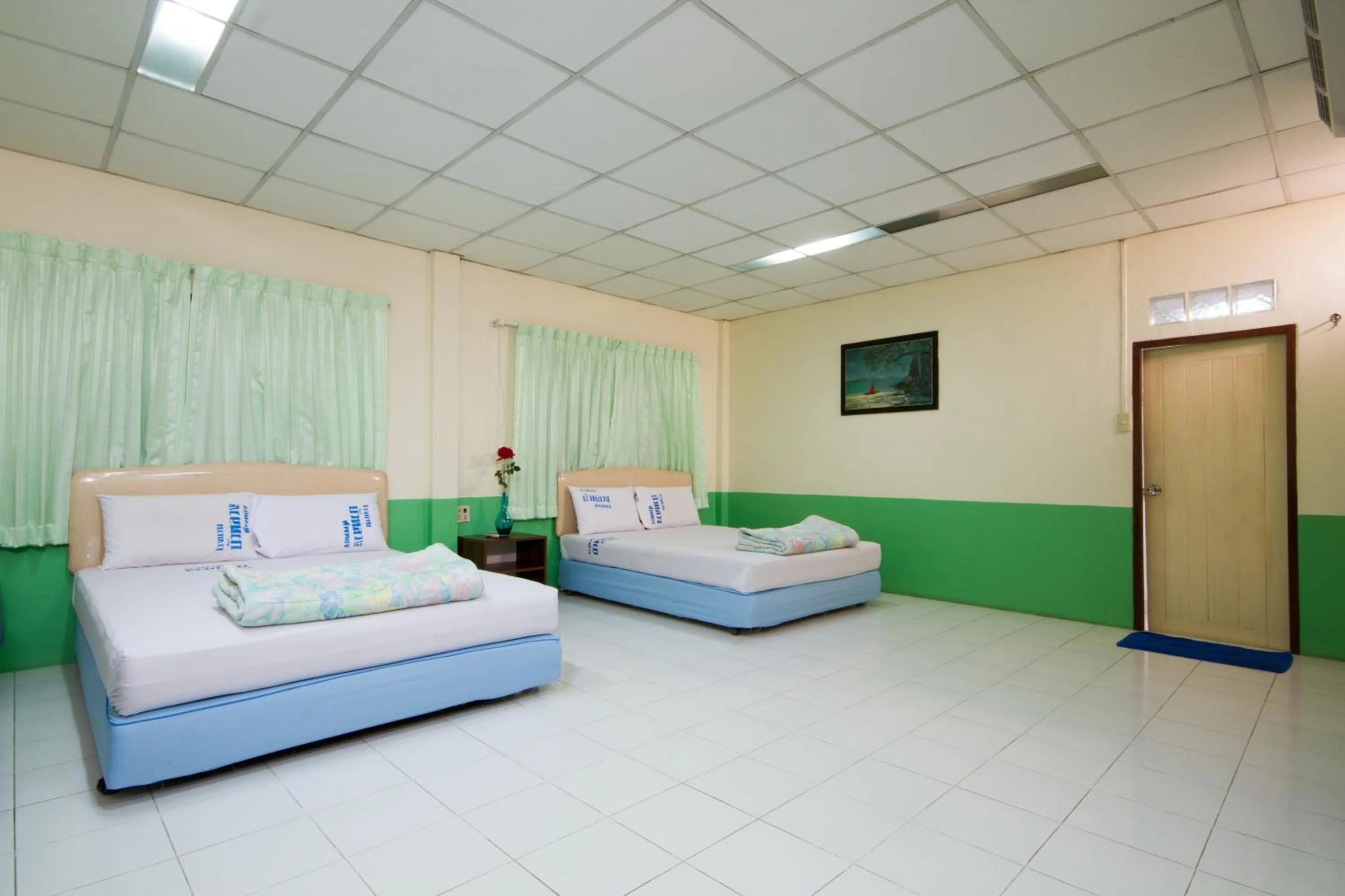 Bedroom, Bed in Bualuang HOTEL