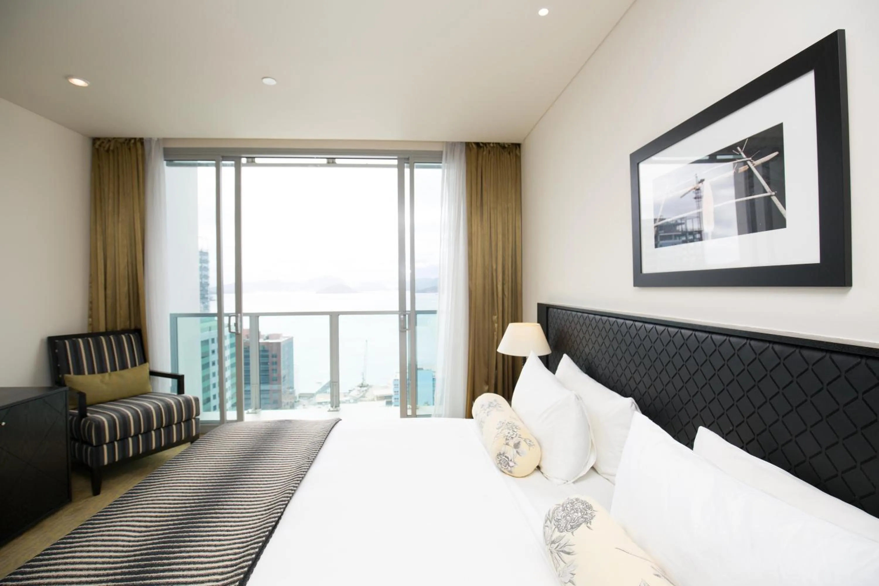 Bedroom, Bed in Grand Papua Hotel