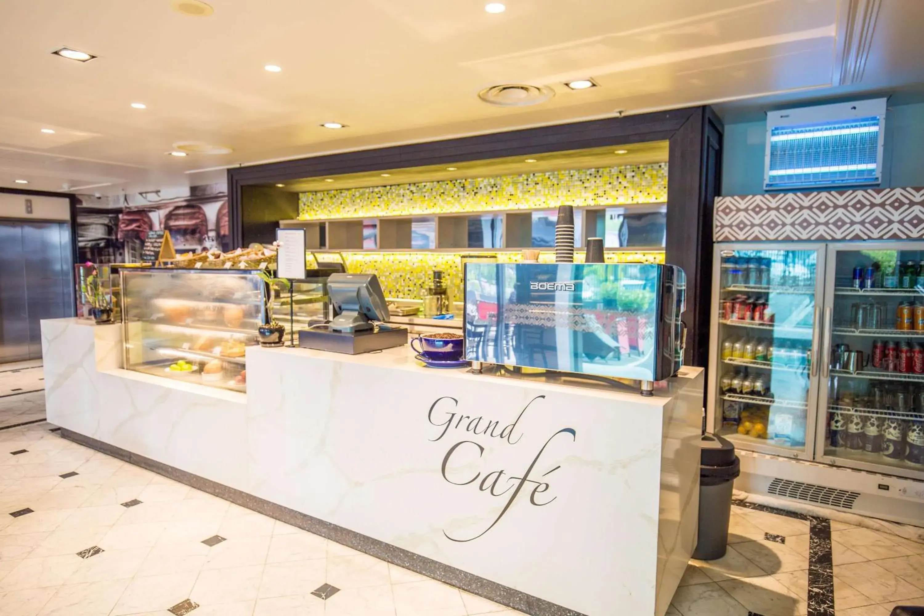 Restaurant/places to eat in Grand Papua Hotel, a member of Radisson Individuals Restaurant/places to eat in Grand Papua Hotel, a member of Radisson Individuals